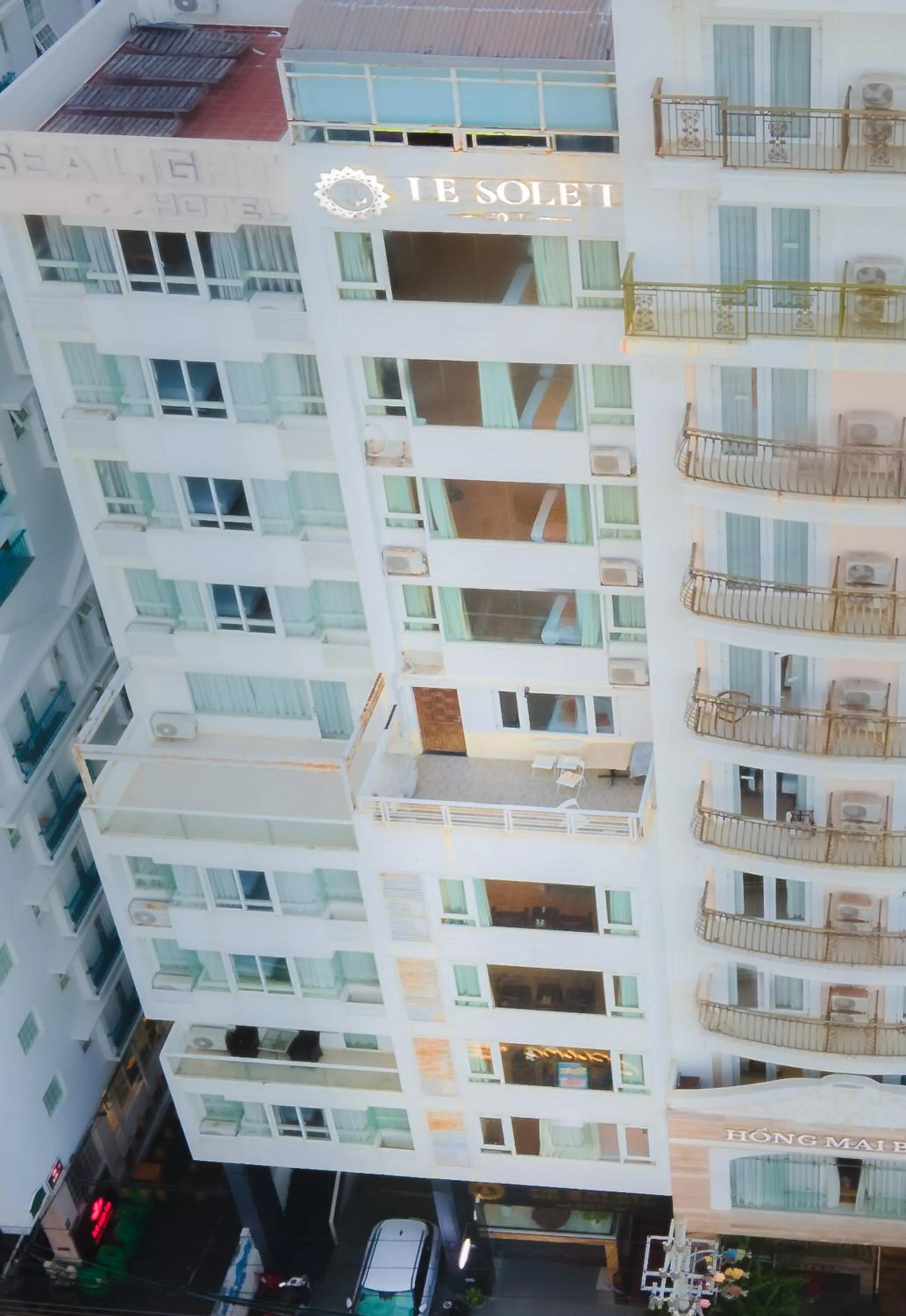 Facade/entrance in LE SOLEIL HOTEL managed by NEST Group