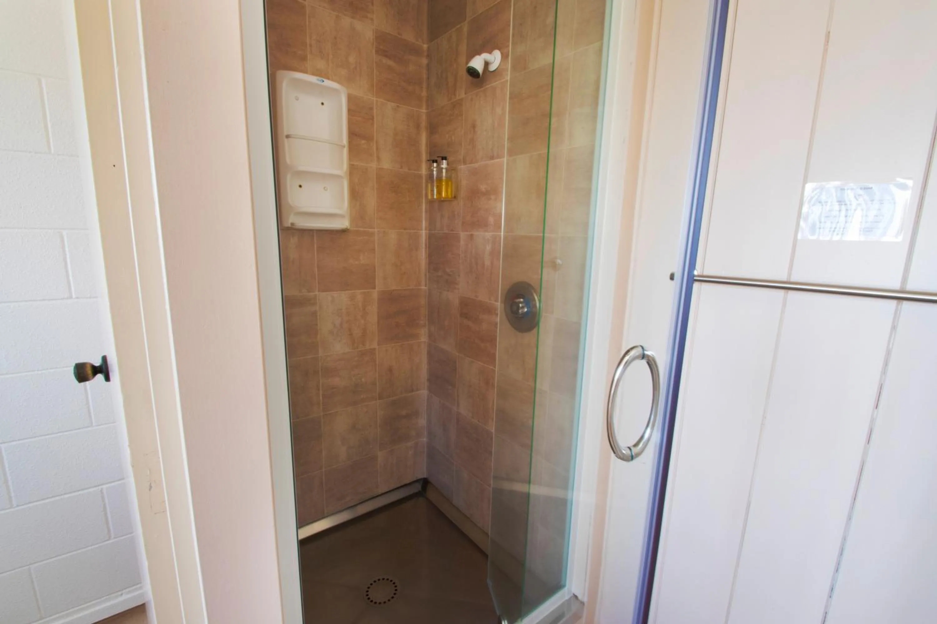 Bathroom in Union Victoria Motel