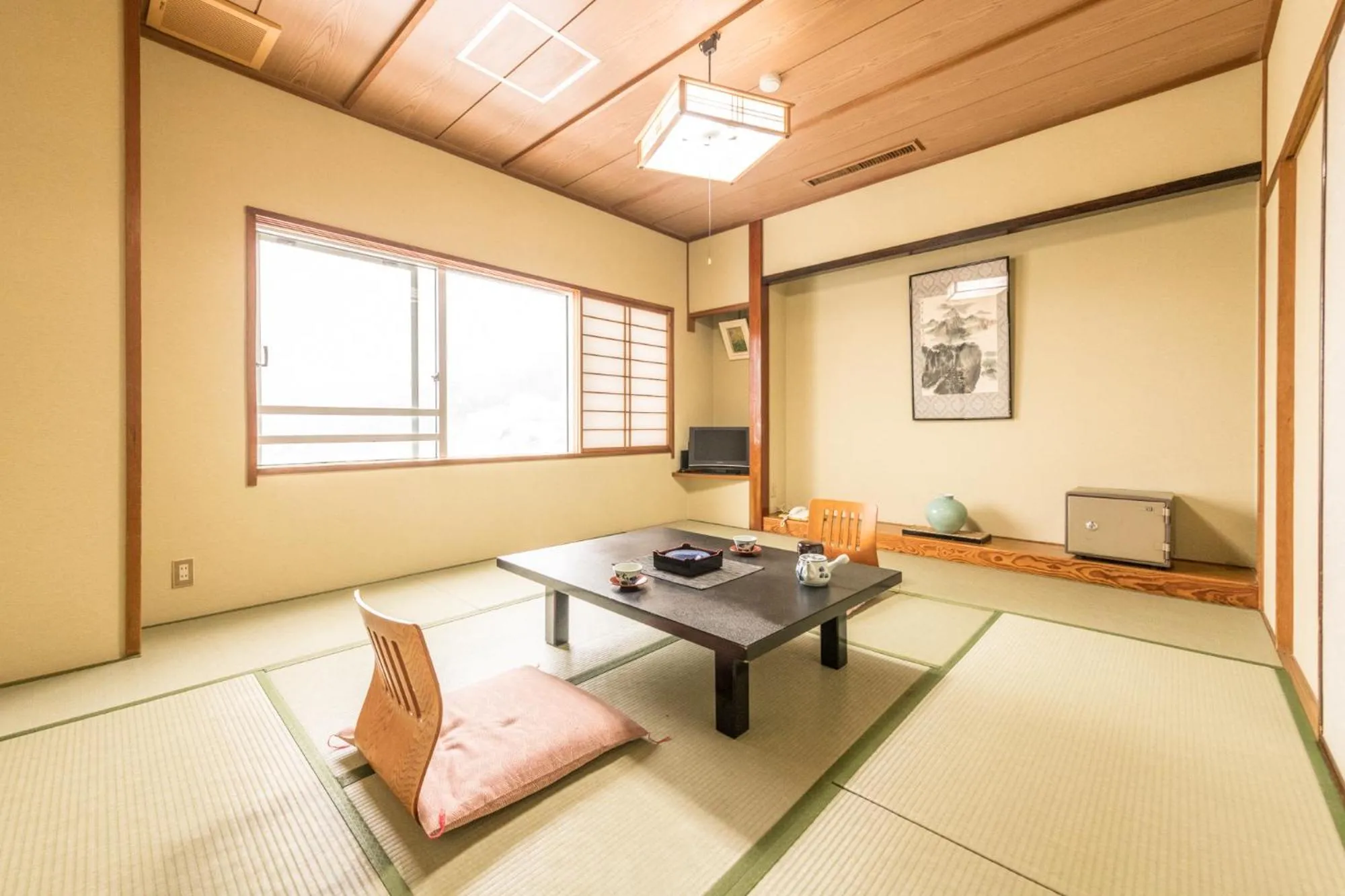 Guests in Sumiyoshiya