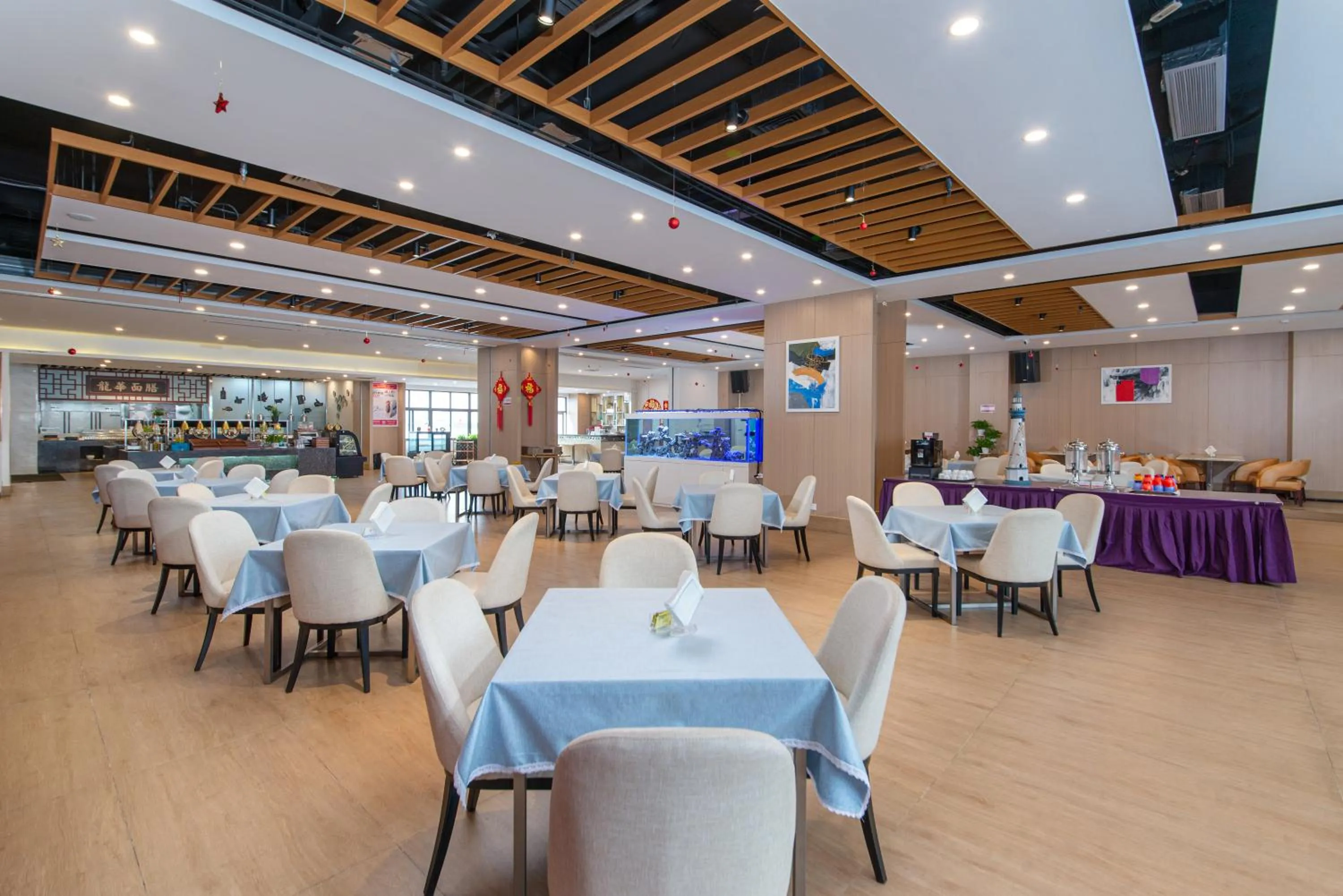 Breakfast in Shenzhen Ramada Plaza, North Railway Station