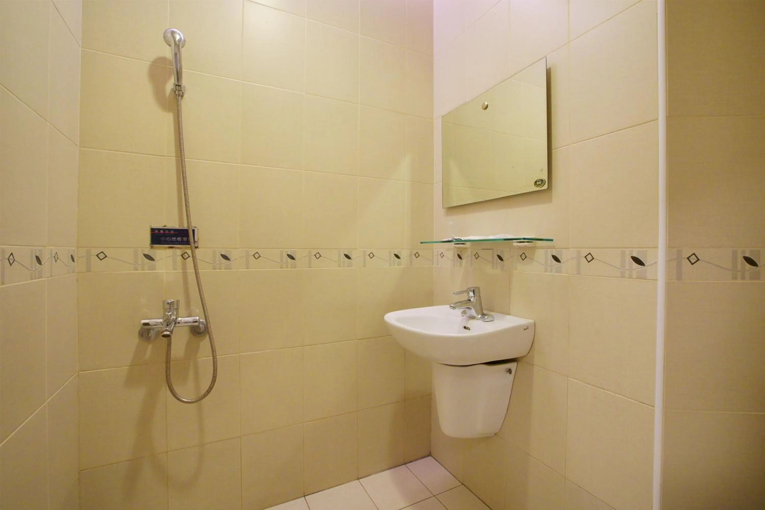 Bathroom in Happy Hotel