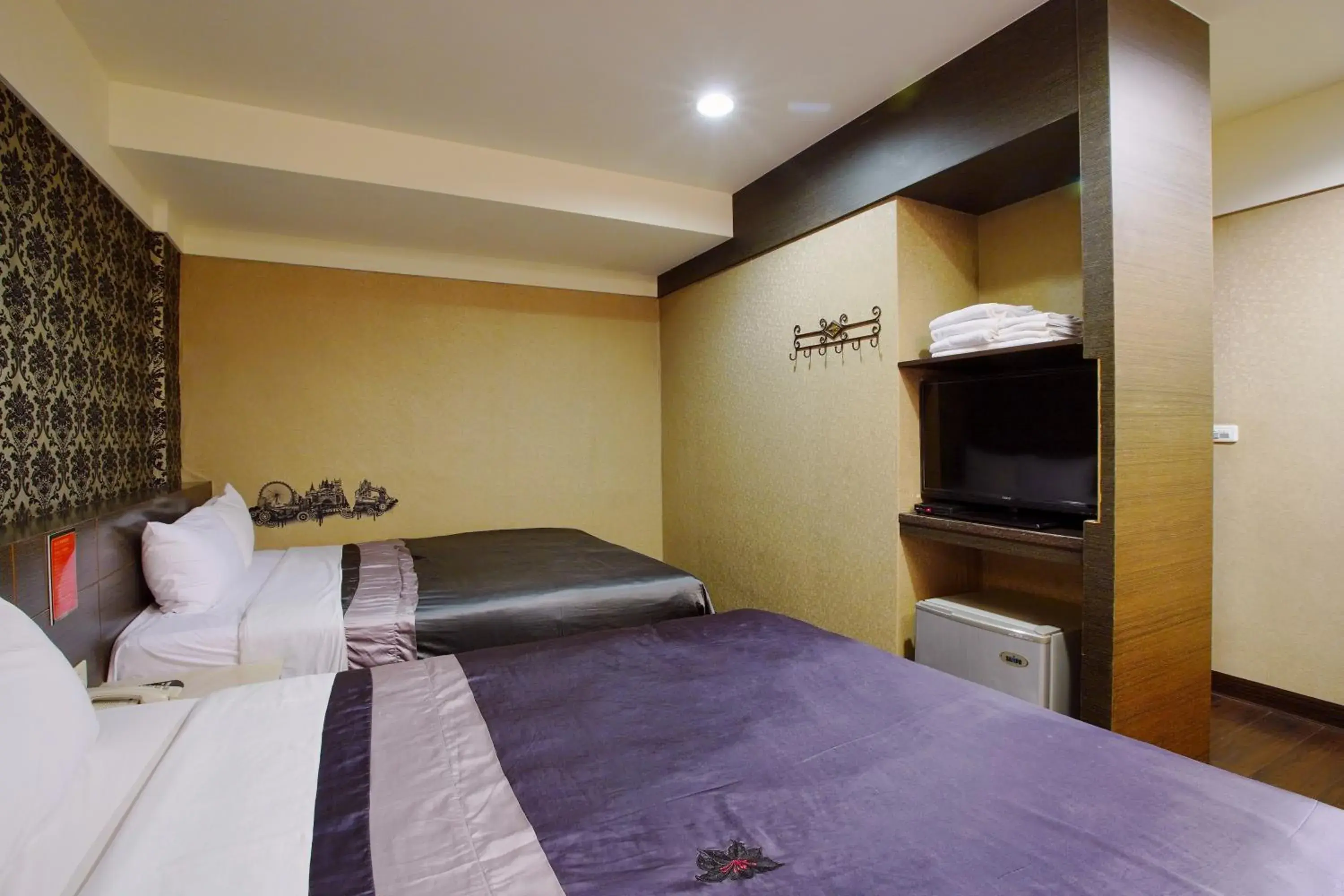 Family Room - Stairway access Only in Happy Hotel Family Room - Stairway access Only in Happy Hotel