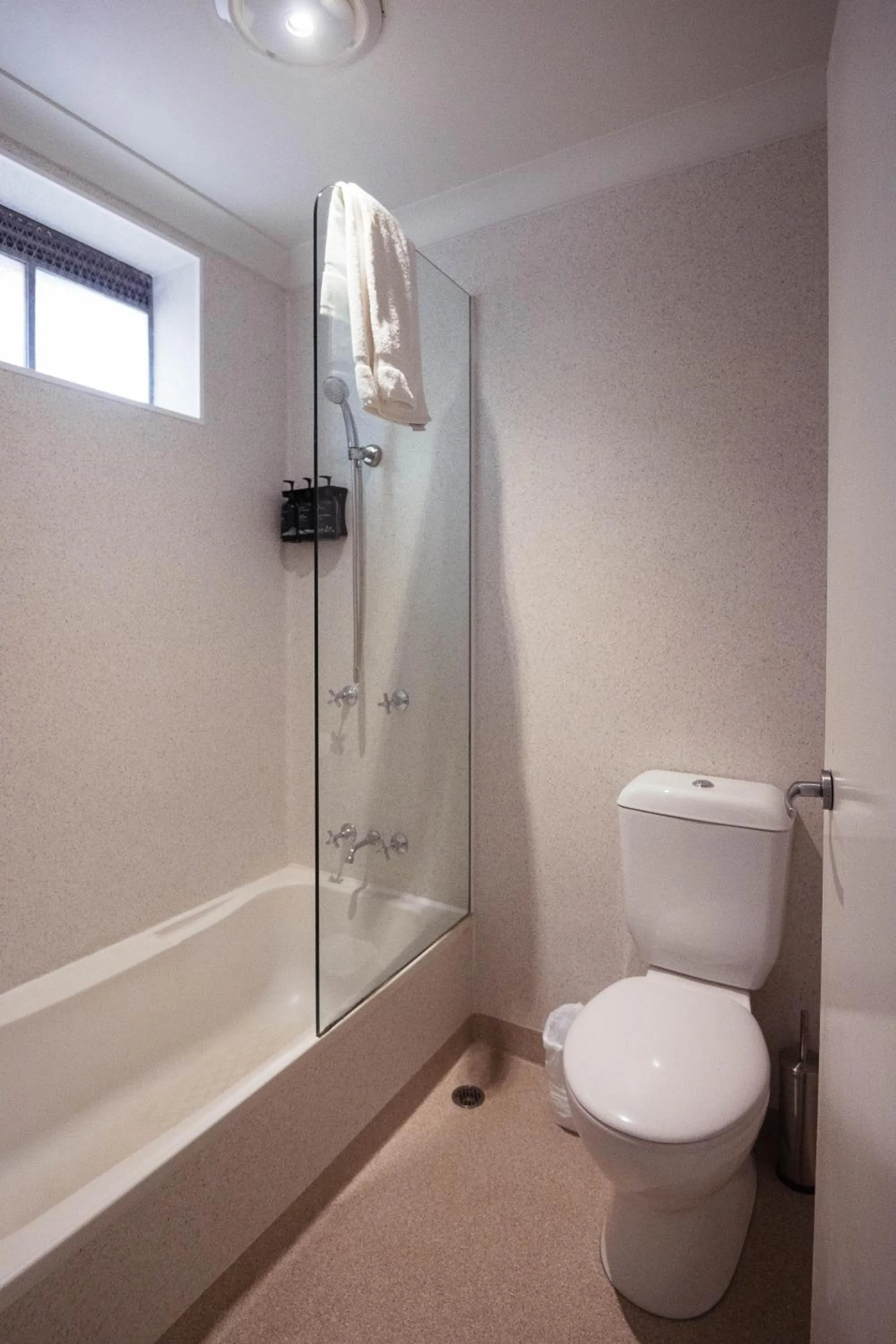 Bathroom in Burke & Wills Mt Isa