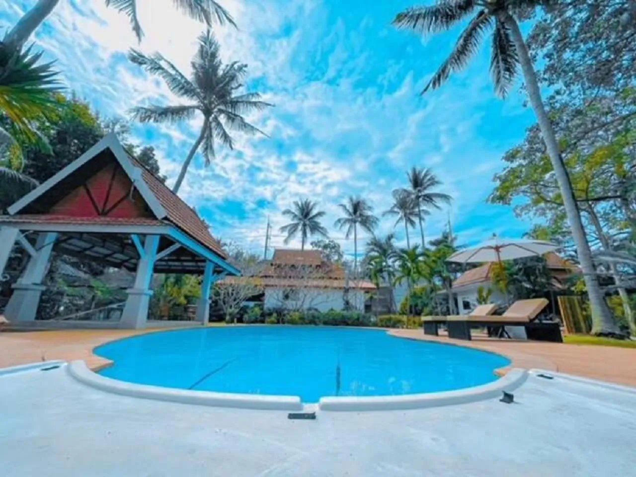 Swimming pool in The Beach Samui