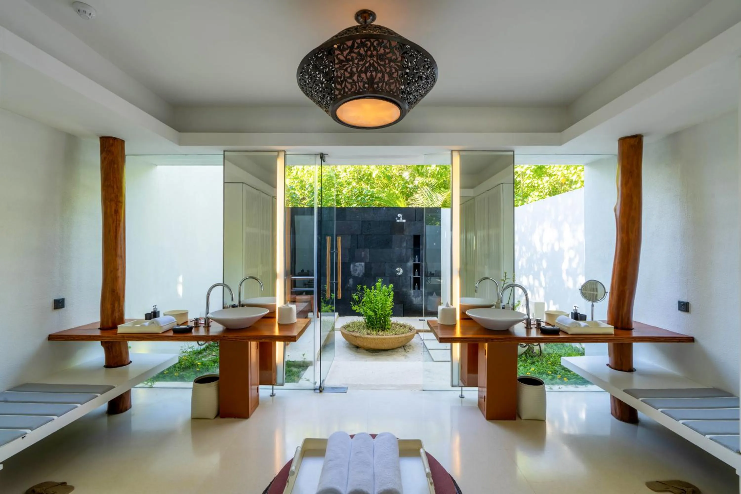 Bathroom in Park Hyatt Maldives Hadahaa