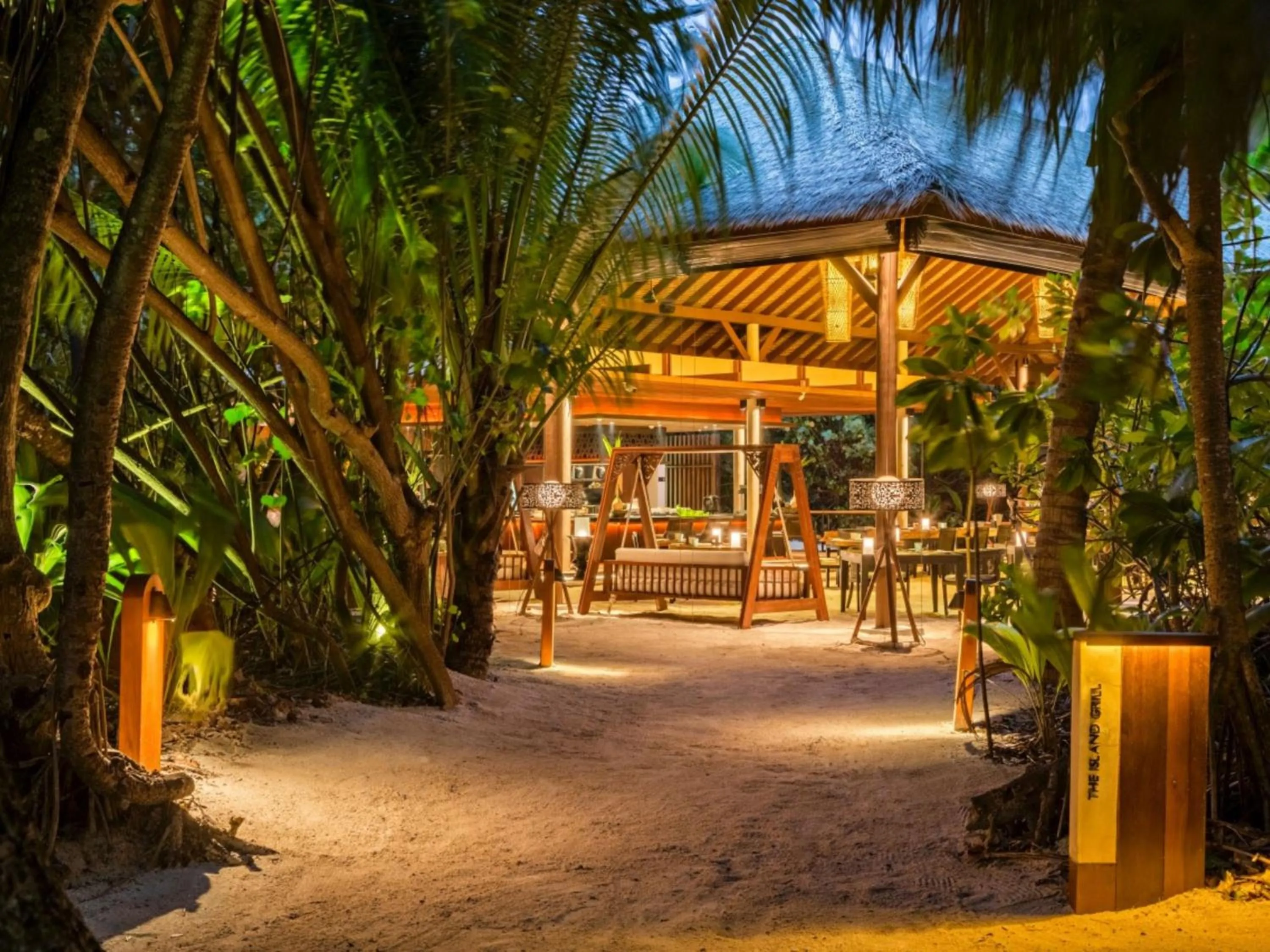 Restaurant/places to eat in Park Hyatt Maldives Hadahaa