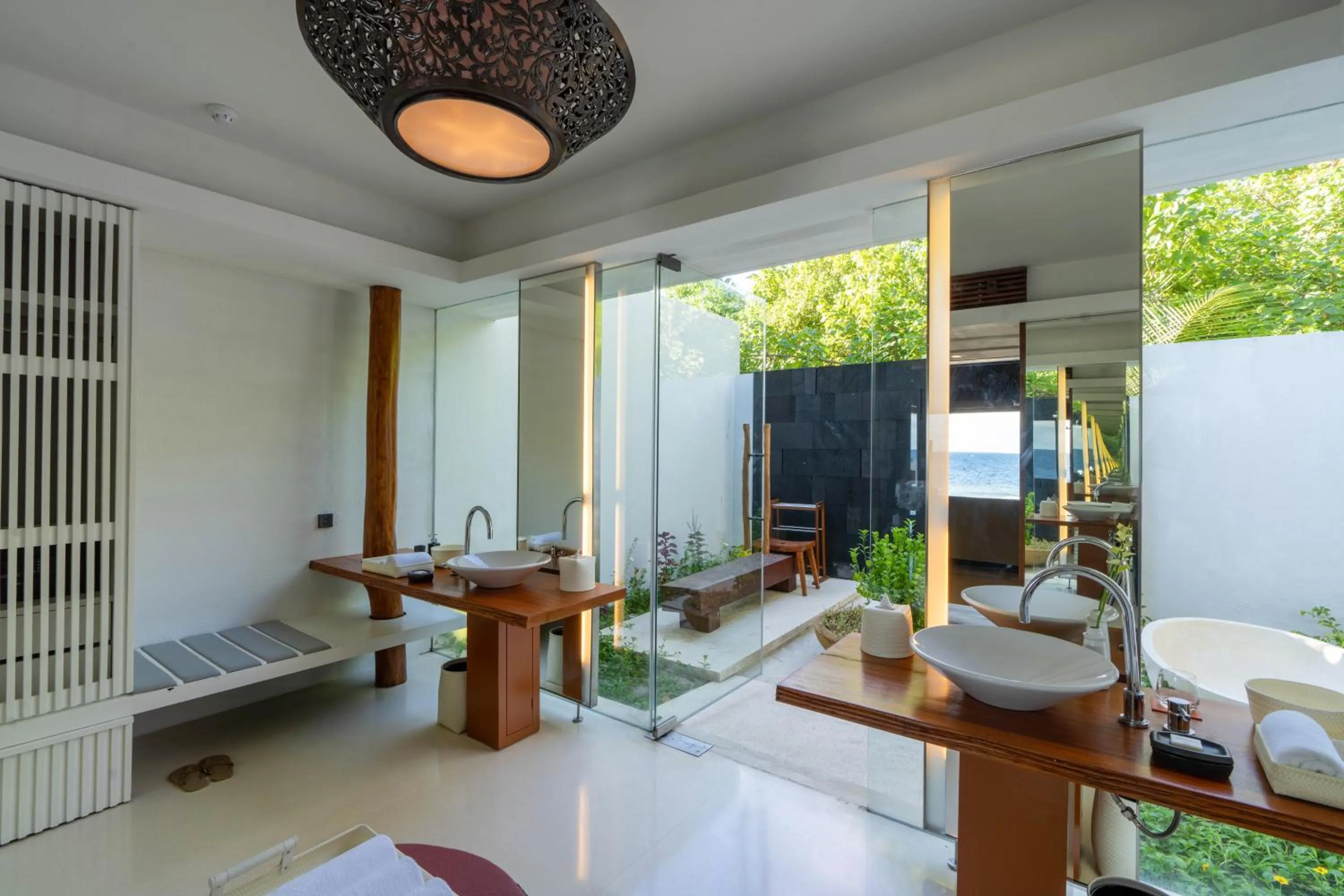 Bathroom in Park Hyatt Maldives Hadahaa