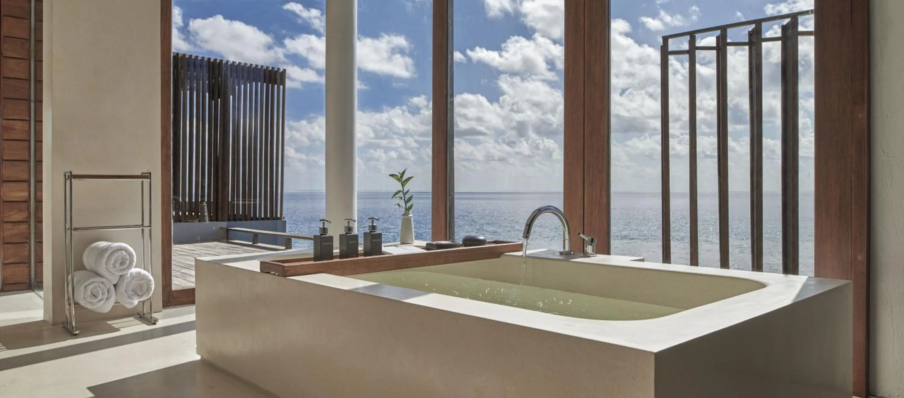 Bathroom in Park Hyatt Maldives Hadahaa