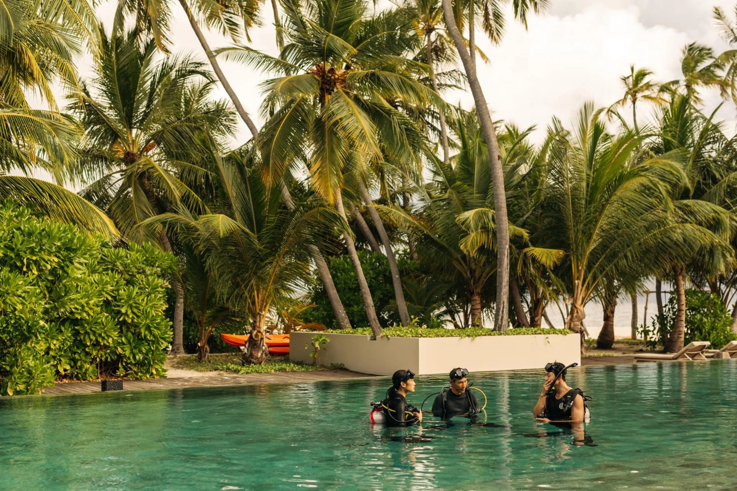 Swimming pool in Park Hyatt Maldives Hadahaa