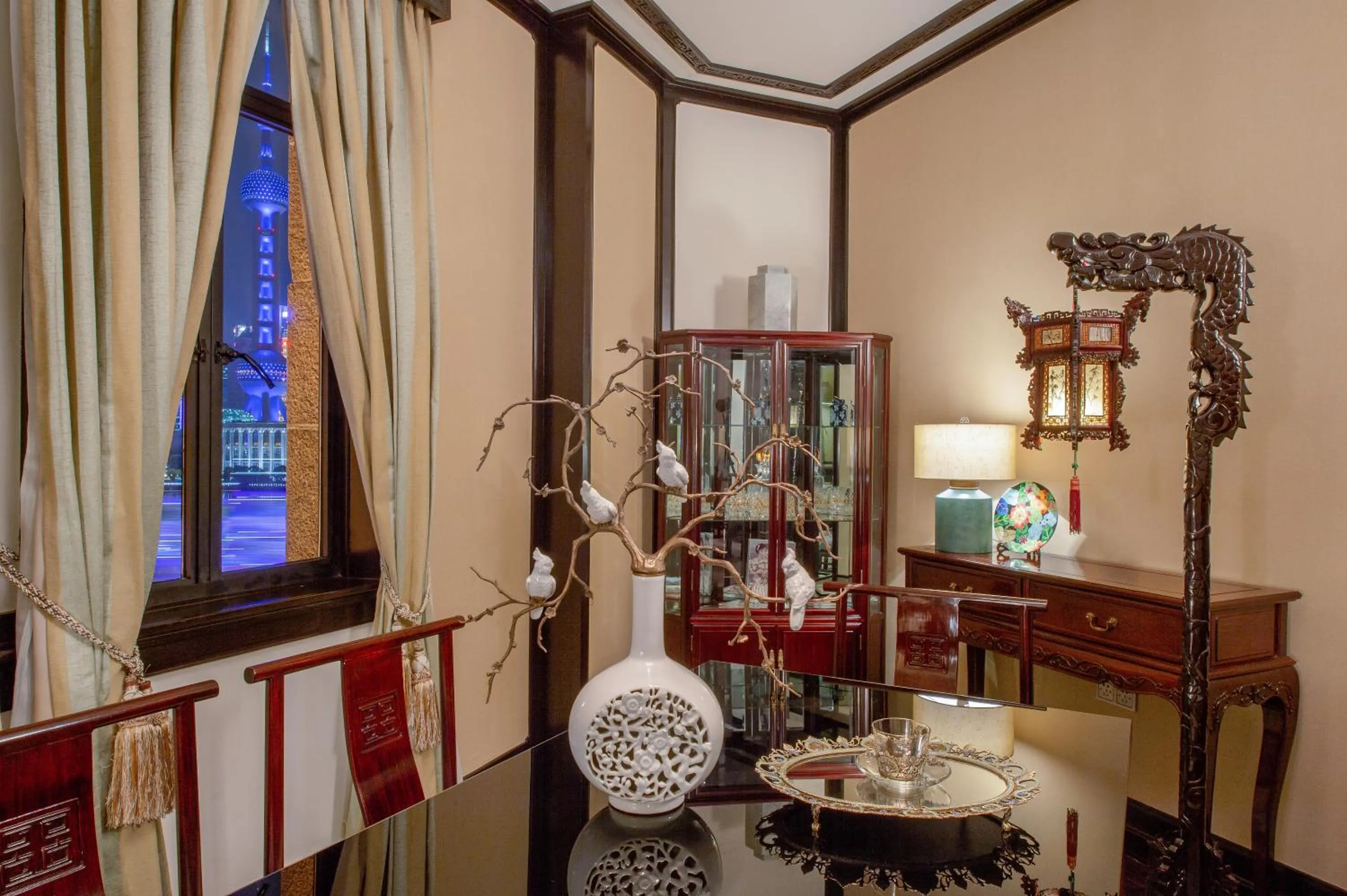 Living room in Fairmont Peace Hotel on the Bund