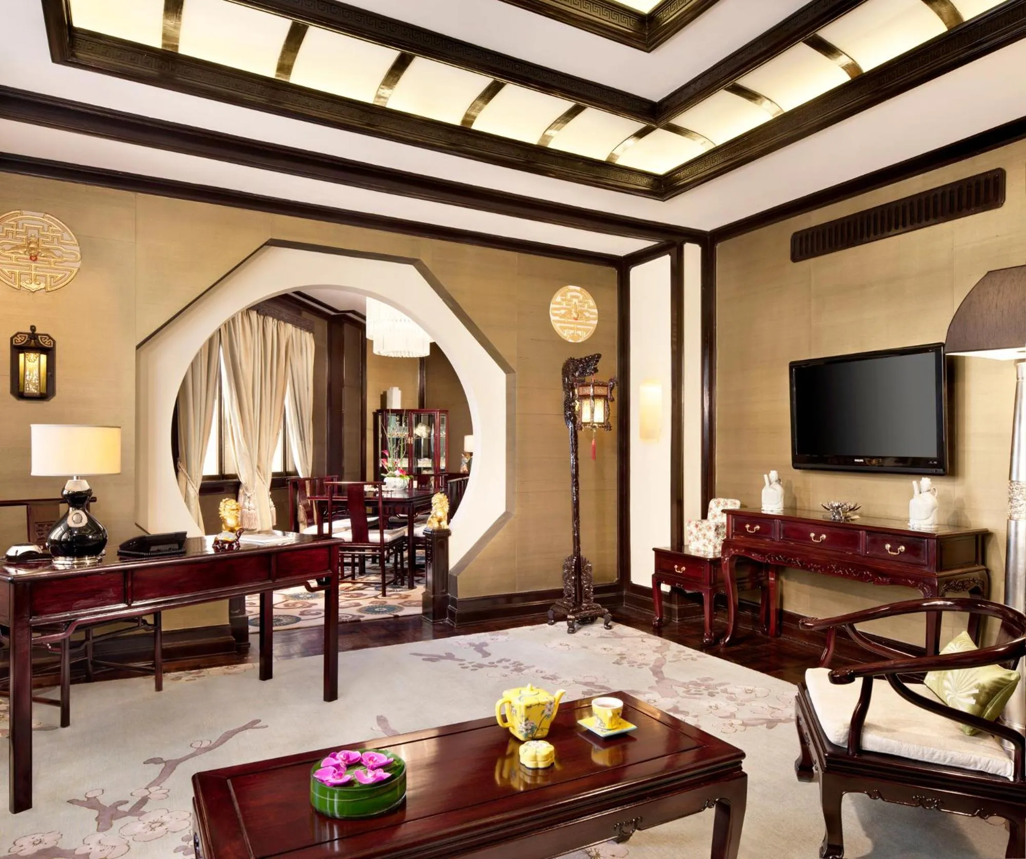 Living room in Fairmont Peace Hotel on the Bund