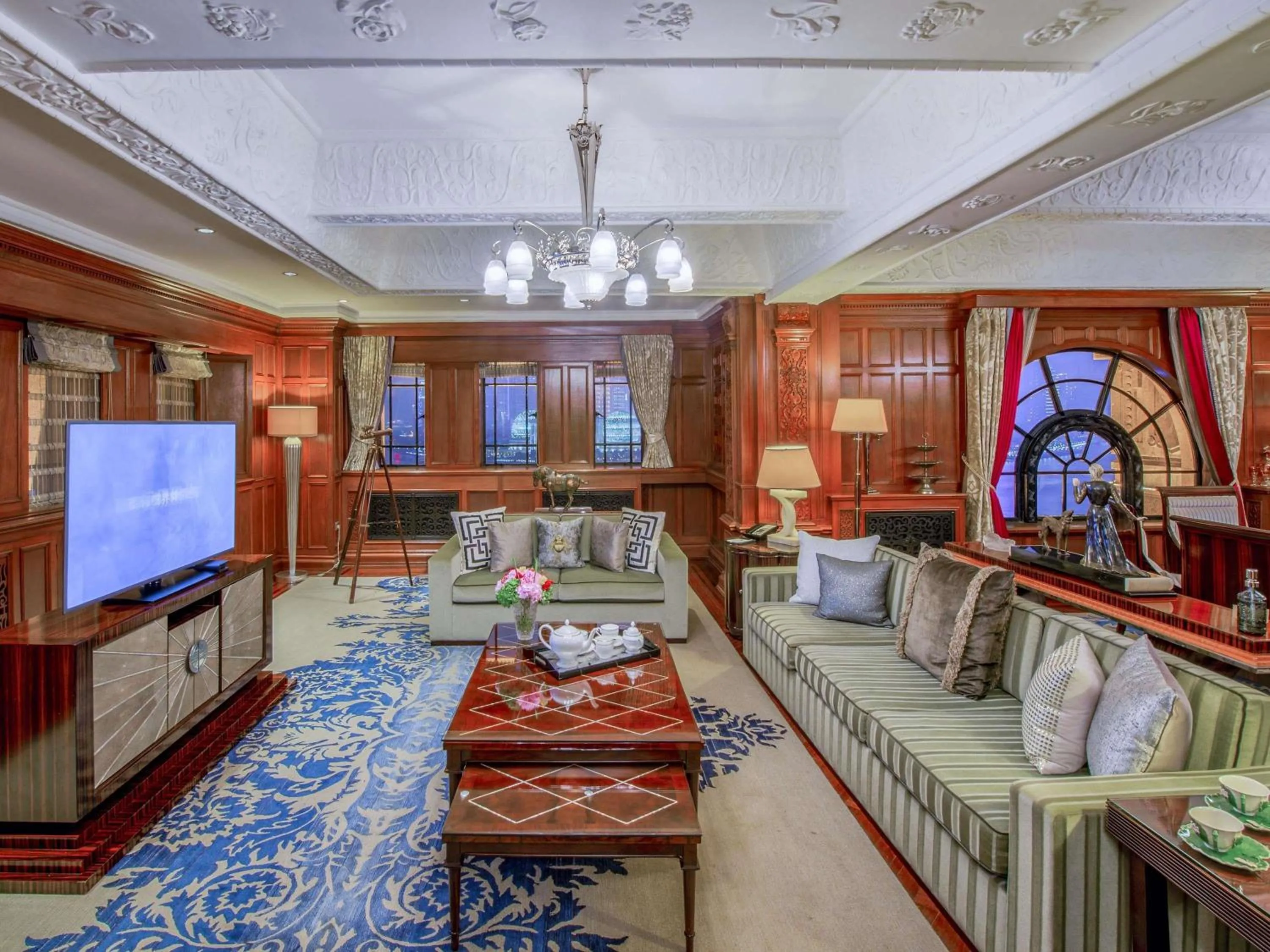 Bedroom in Fairmont Peace Hotel on the Bund