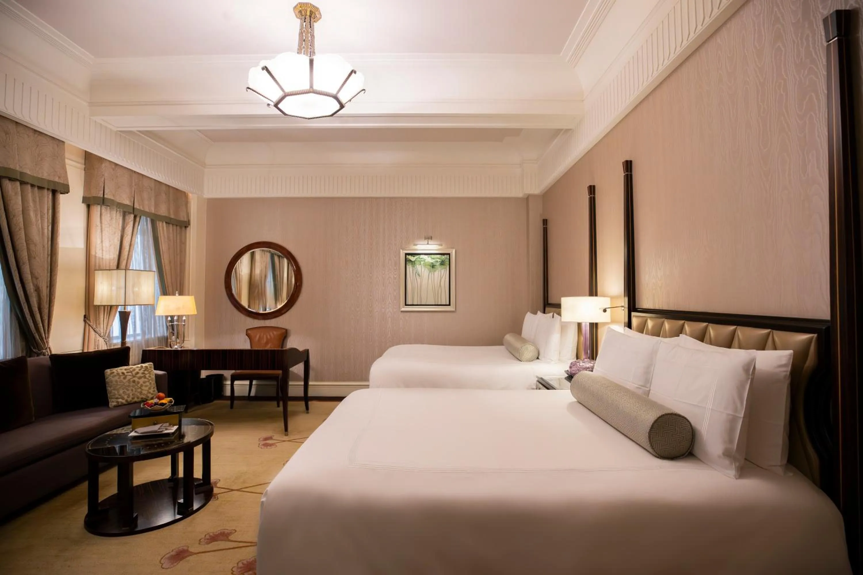 Bedroom, Bed in Fairmont Peace Hotel on the Bund