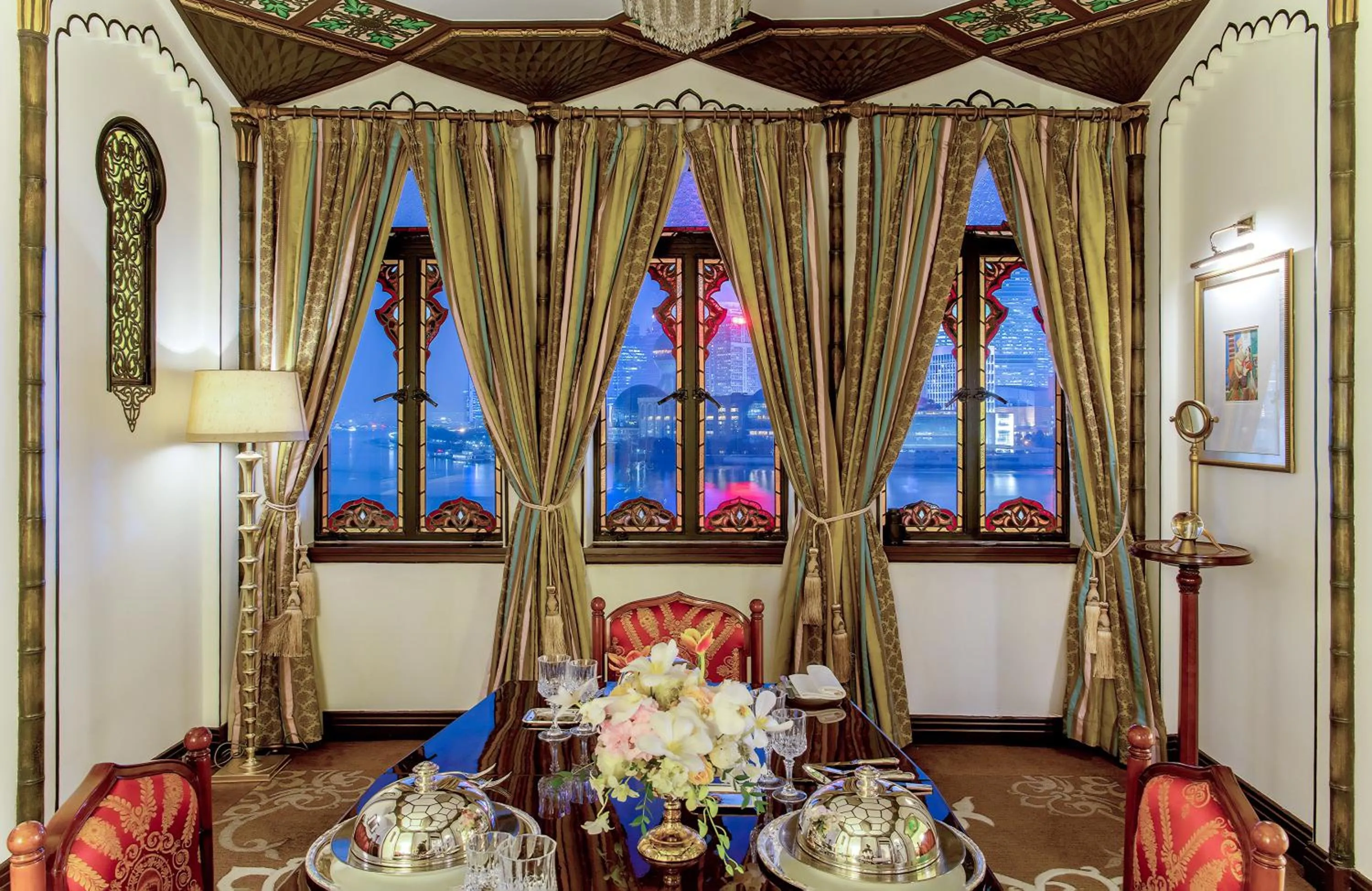 Living room in Fairmont Peace Hotel on the Bund