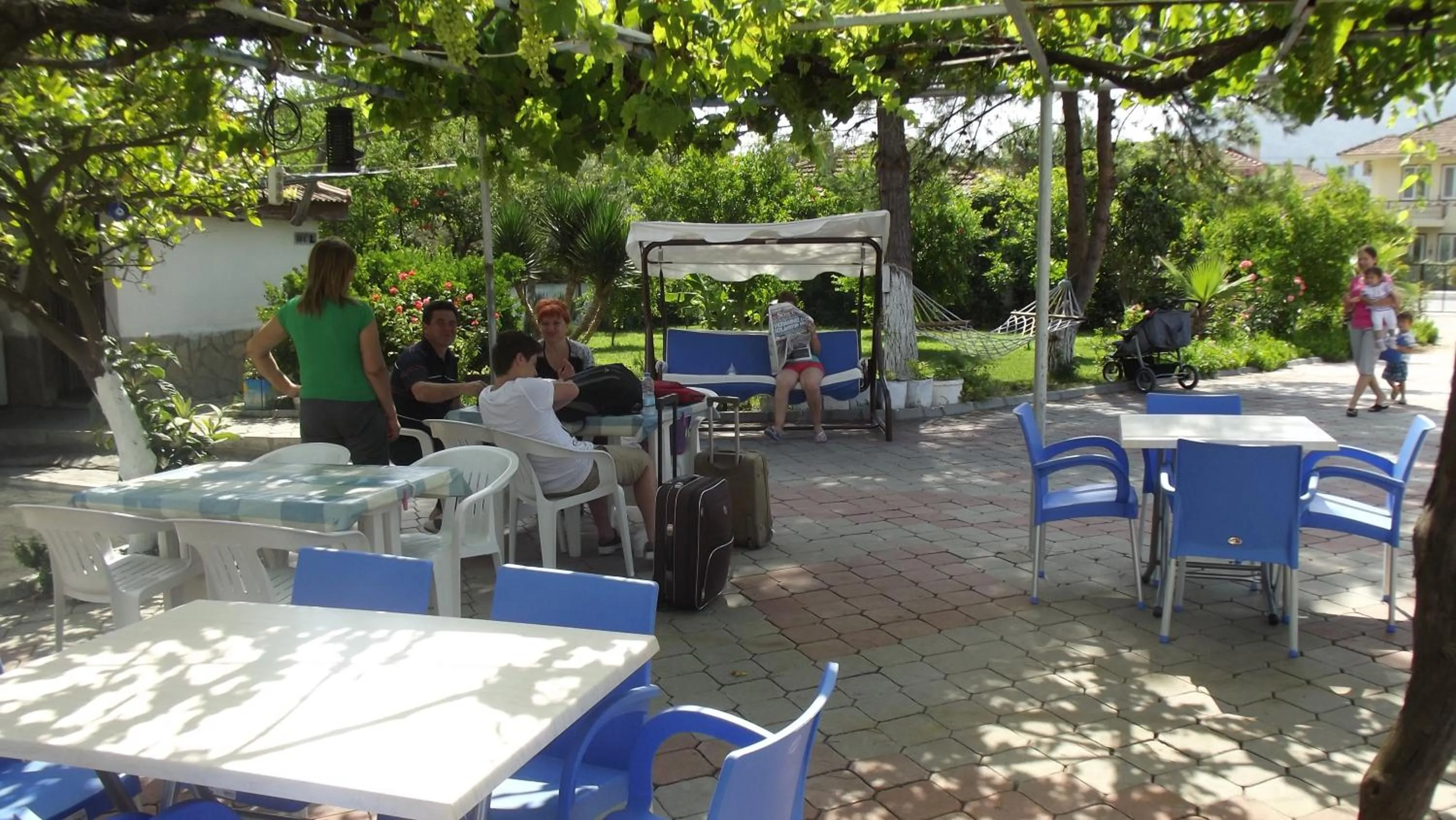 Restaurant/places to eat in Gurkan Apart Hotel