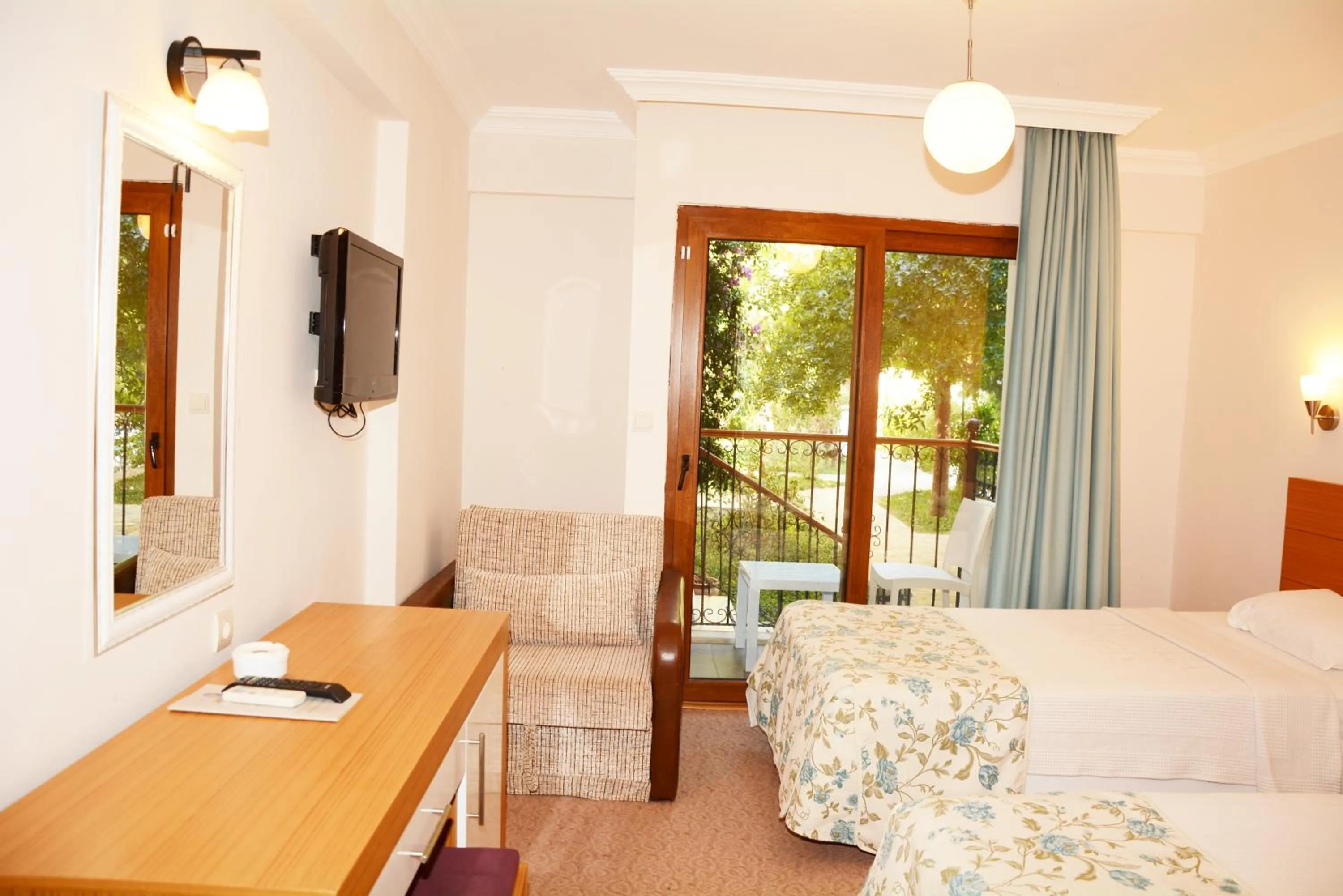 Bedroom, Bed in Perdikia Hill Hotel And Villas