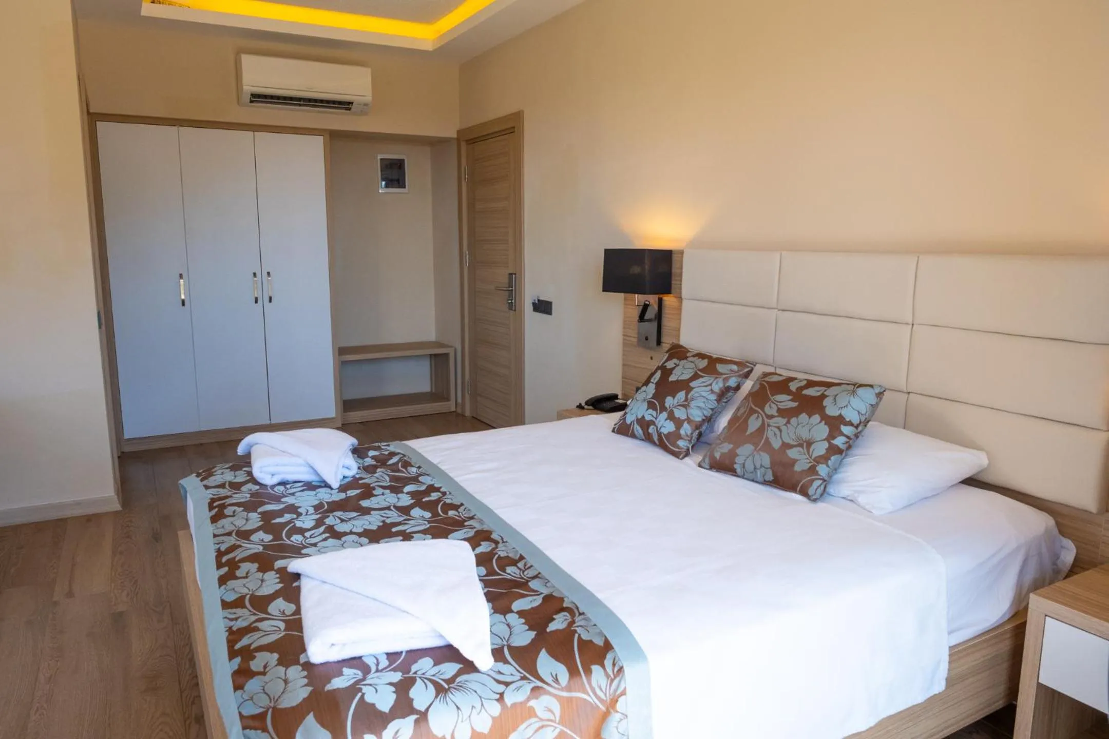 Bed in Perdikia Hill Hotel And Villas