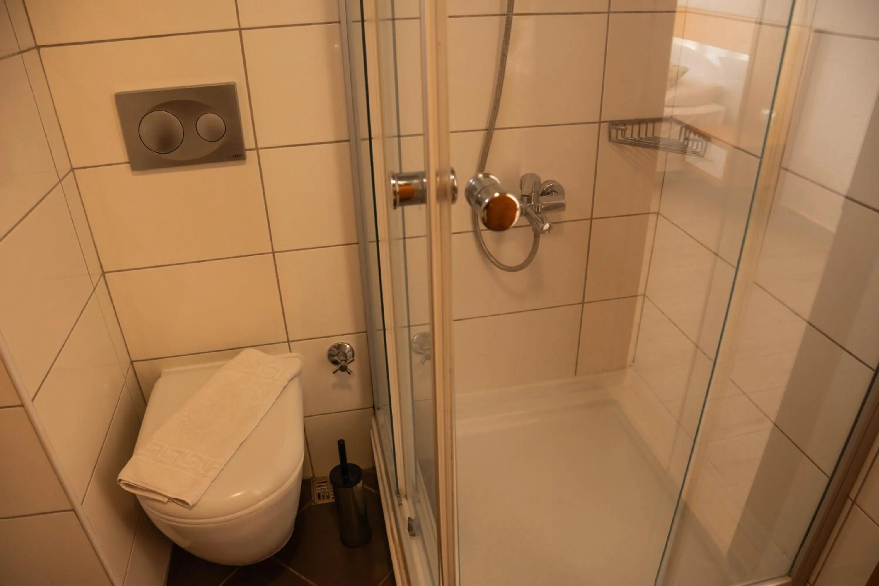 Bathroom in Perdikia Hill Hotel And Villas