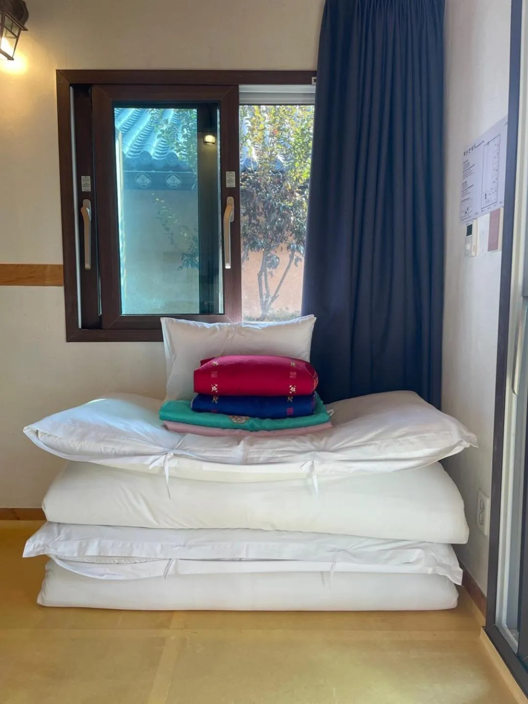 Photo of the whole room, Bed in Hanok Hyeyum