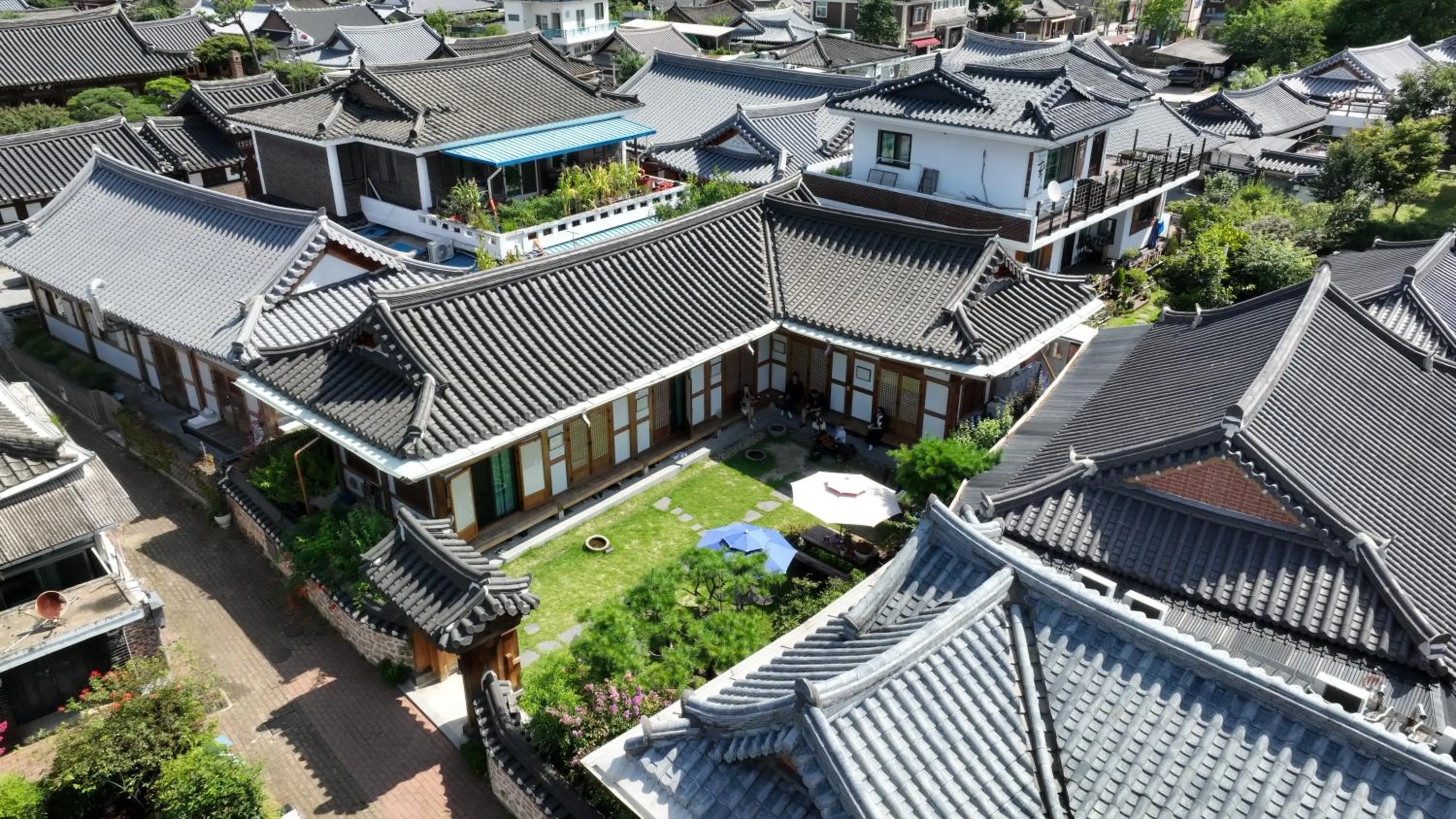Property building in Hanok Hyeyum