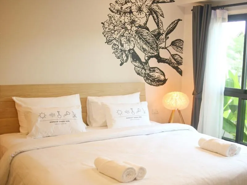 Bed in Bunprasop Garden Hotel
