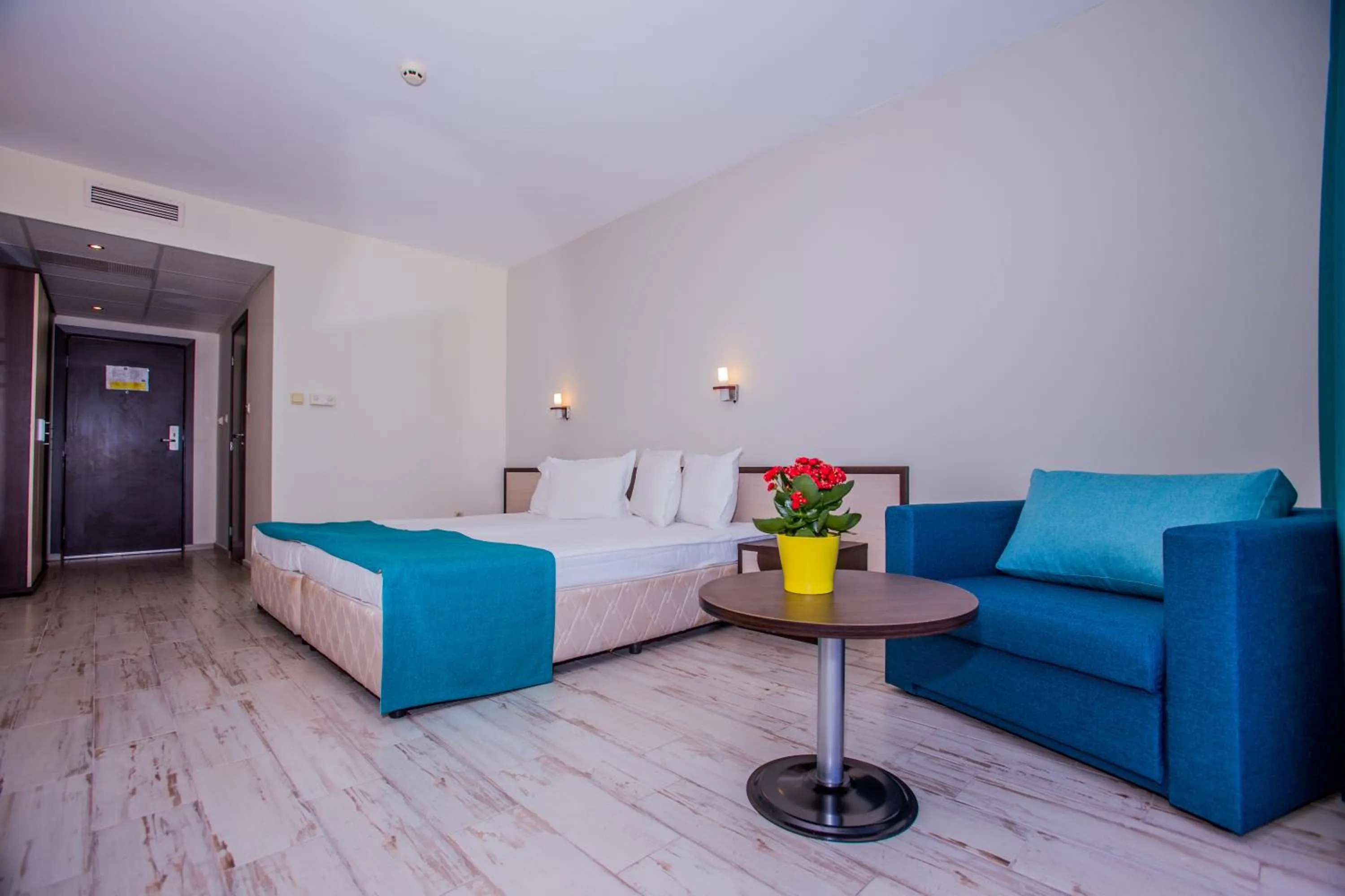 Photo of the whole room, Bed in Smartline Meridian Hotel