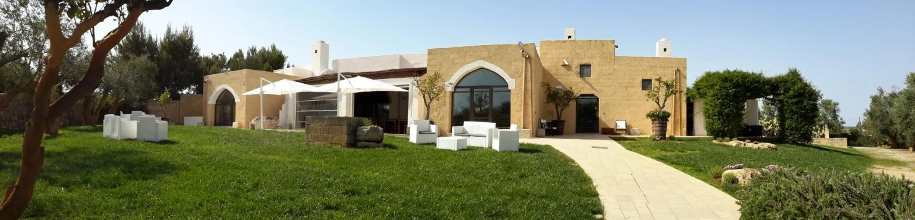 Facade/entrance in Masseria L'Antico Frantoio