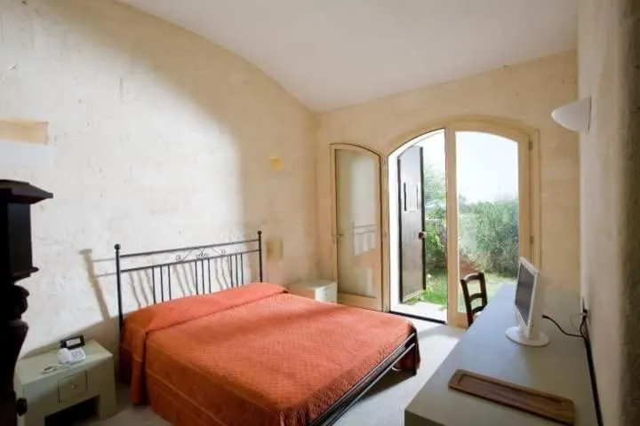 Bedroom, Bed in Masseria L'Antico Frantoio