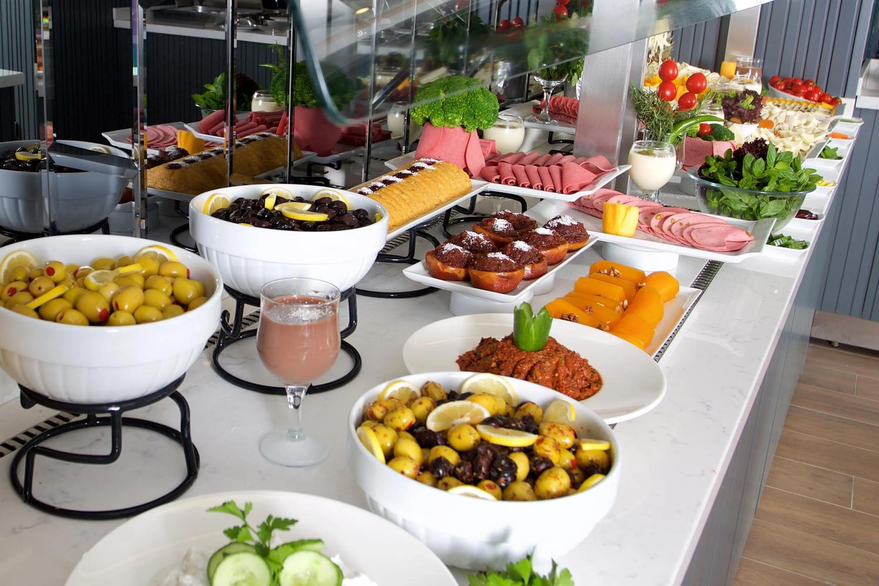 Buffet breakfast in Amethyst Hotel