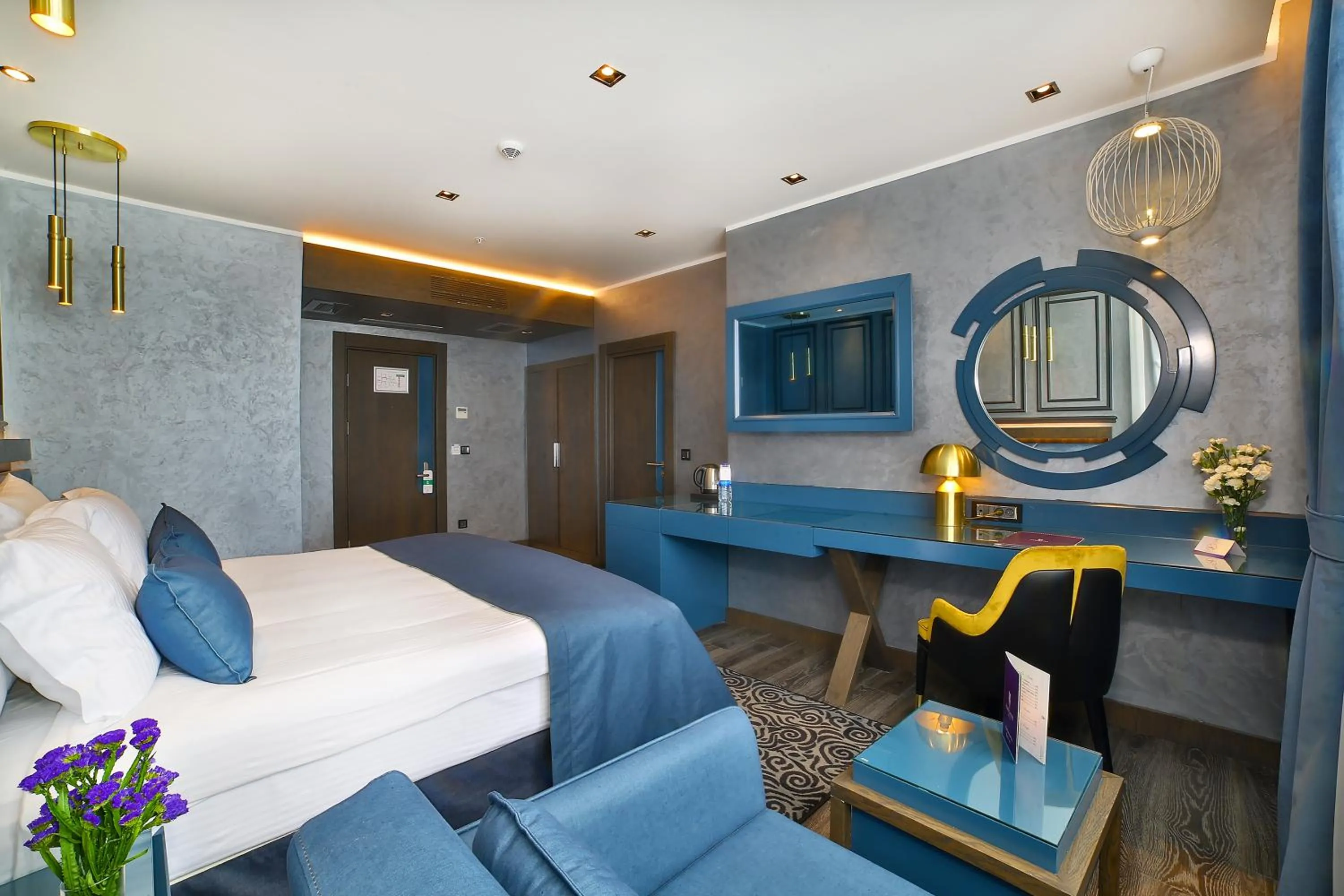 Photo of the whole room, Bed in Amethyst Hotel