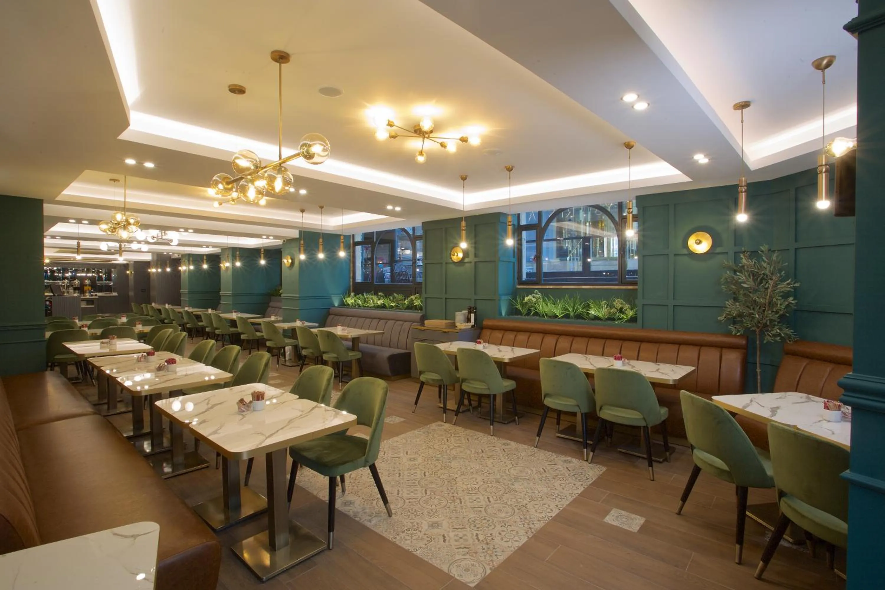 Restaurant/places to eat in Amethyst Hotel