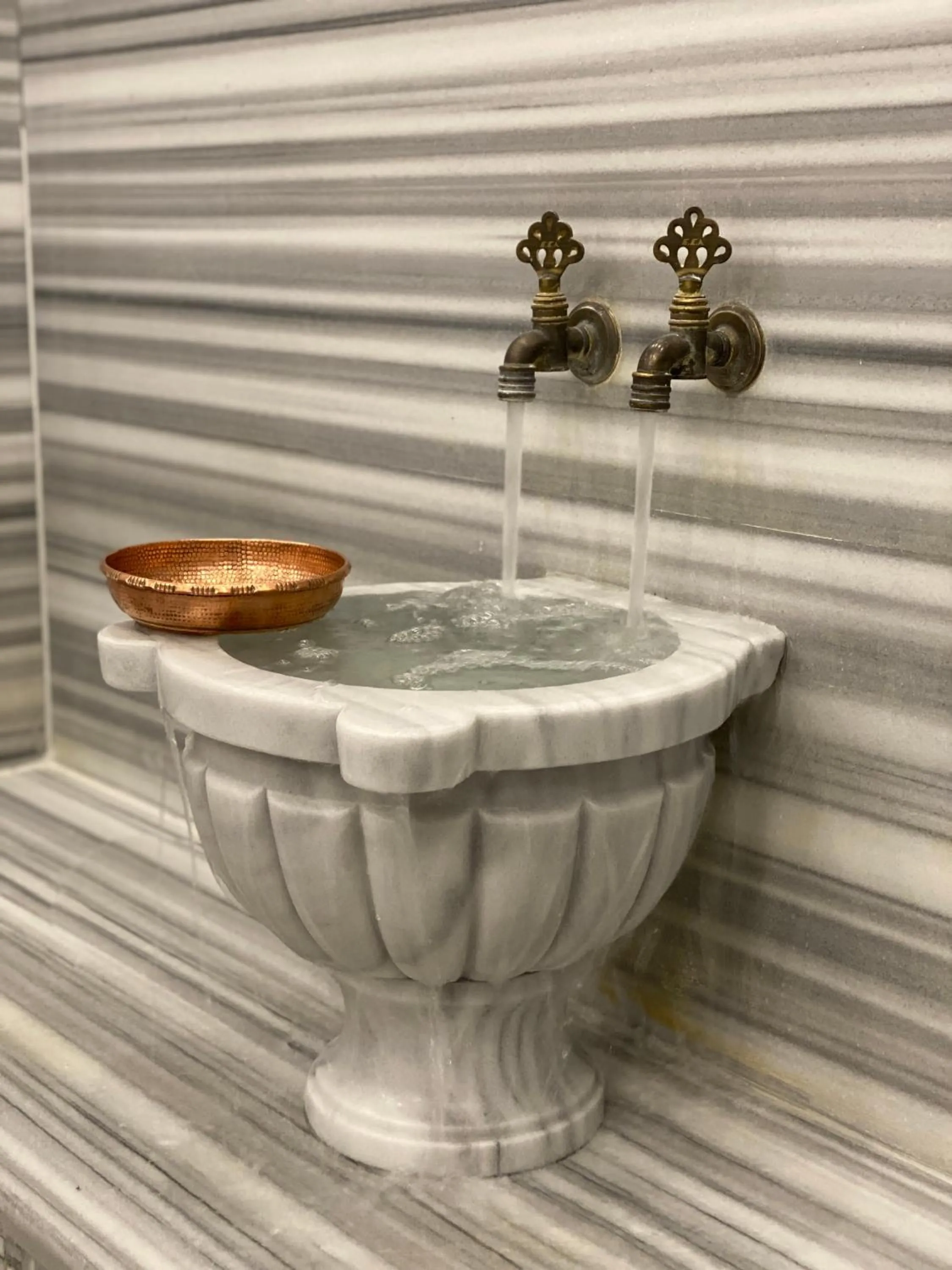 Public Bath in Amethyst Hotel