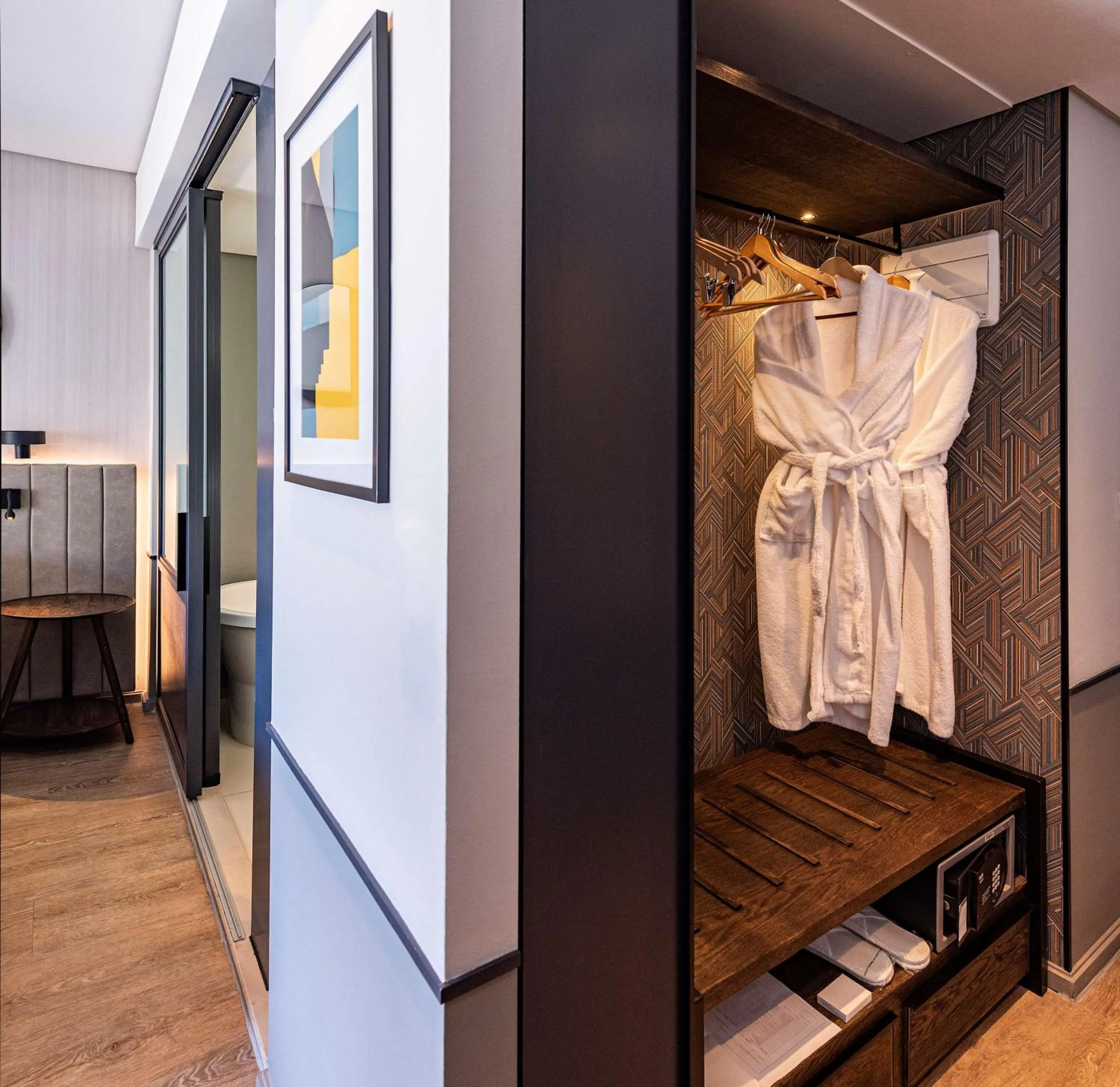 Photo of the whole room, Bed in Hyatt Regency Cape Town