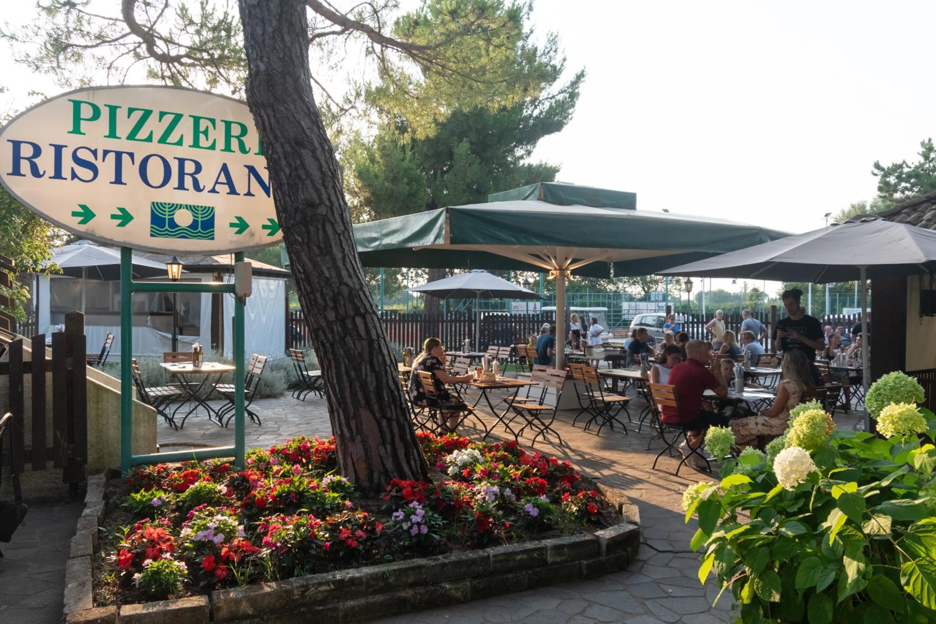 Restaurant/places to eat in Residence Punta Spin