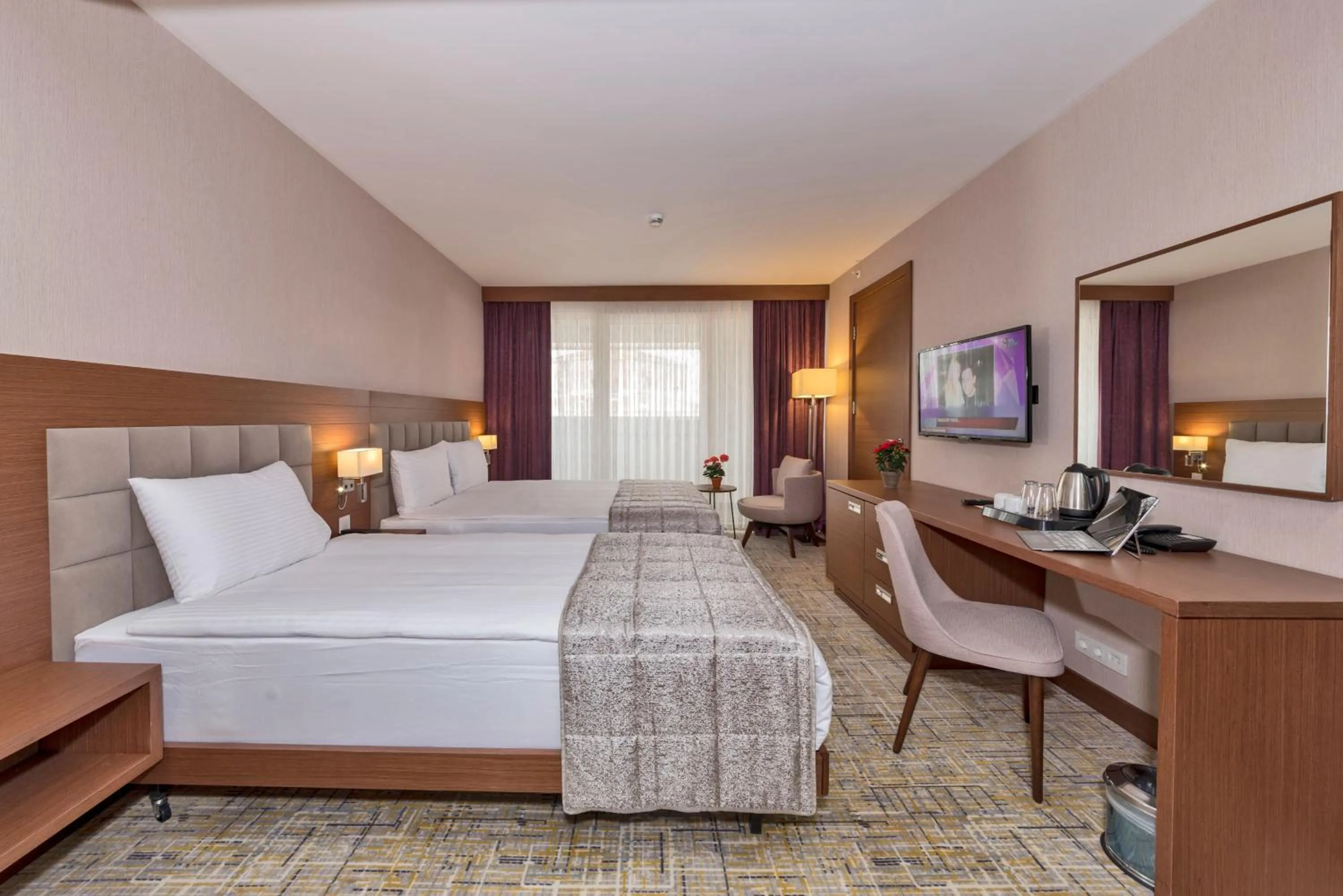 Bed in Land Park Hotel