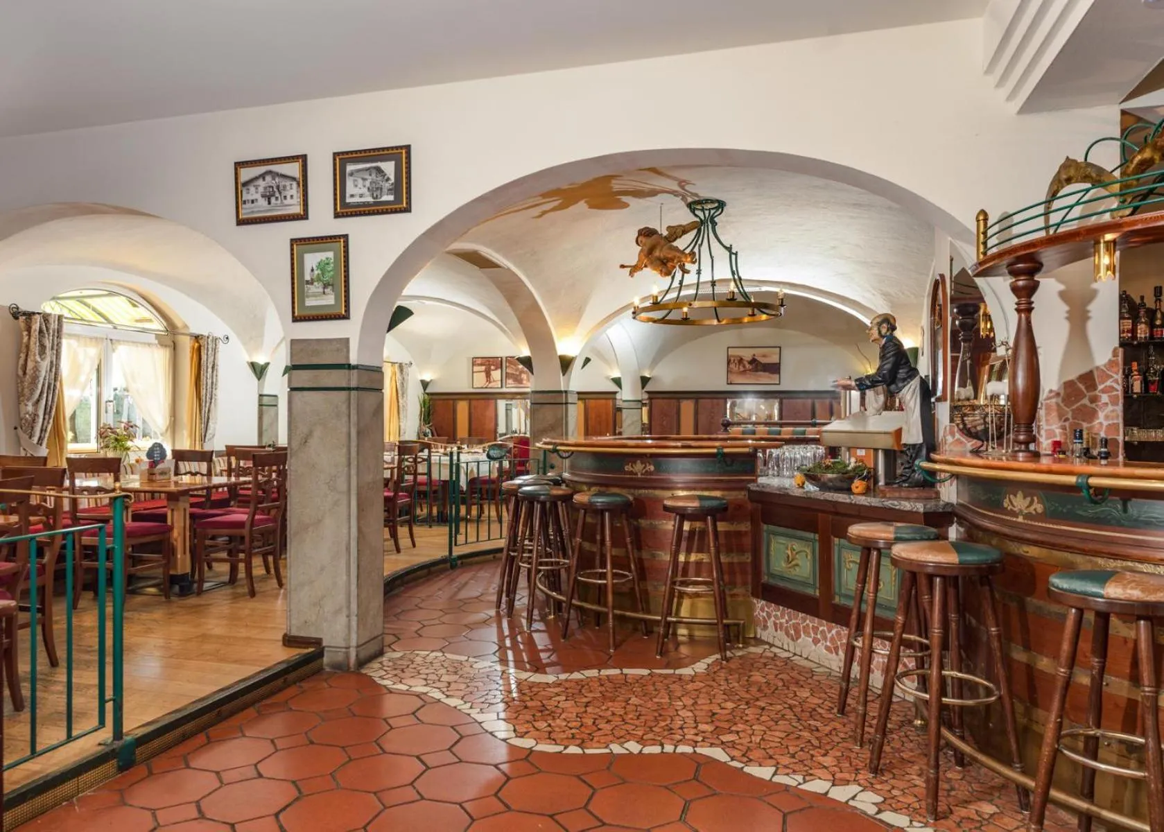 Restaurant/places to eat in Hotel Restaurant Lebzelter