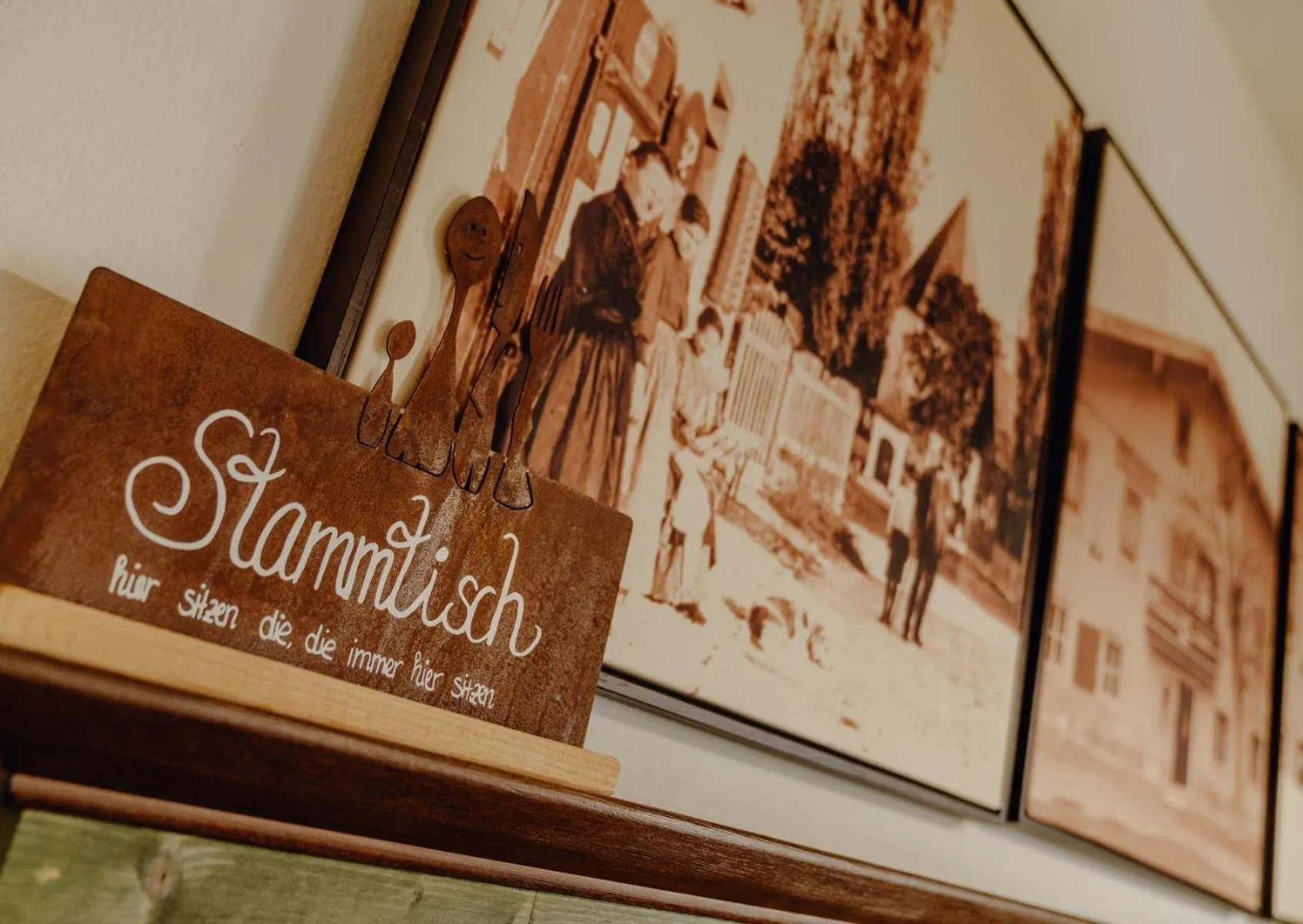 Decorative detail in Hotel Restaurant Lebzelter
