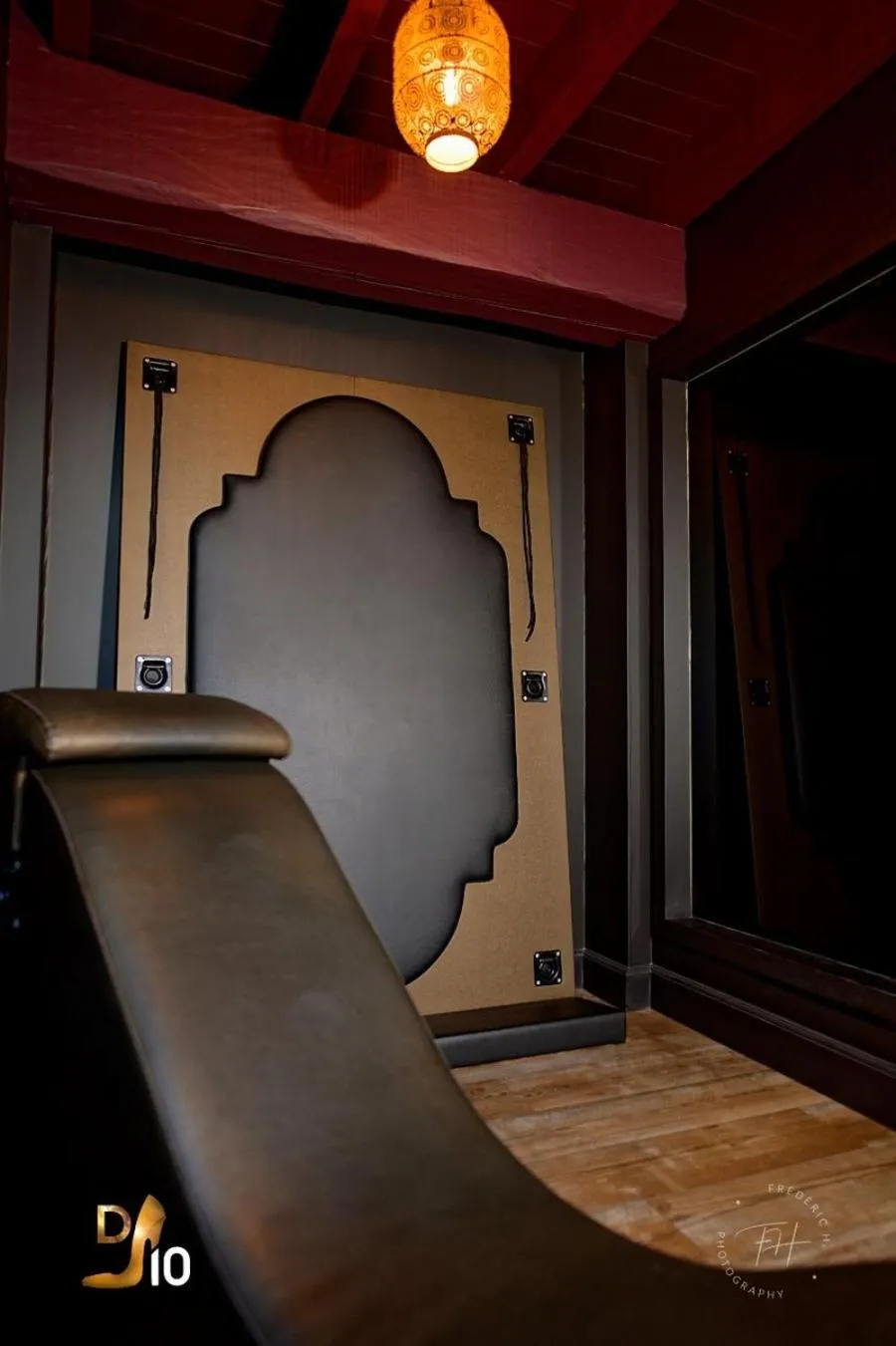 Decorative detail in Domaine 10