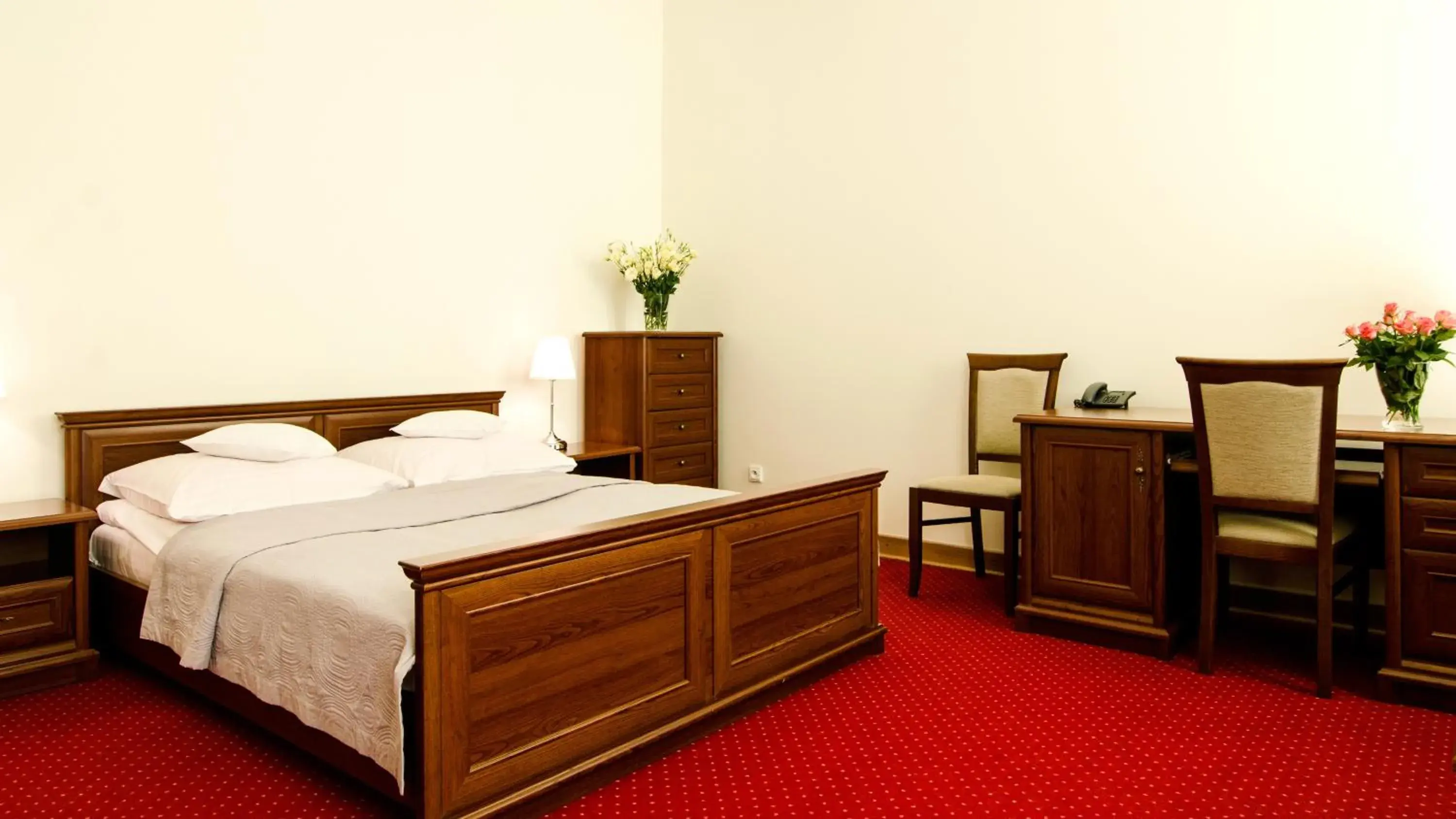 Superior Double Room in Hotel Łazienkowski Superior Double Room in Hotel Łazienkowski