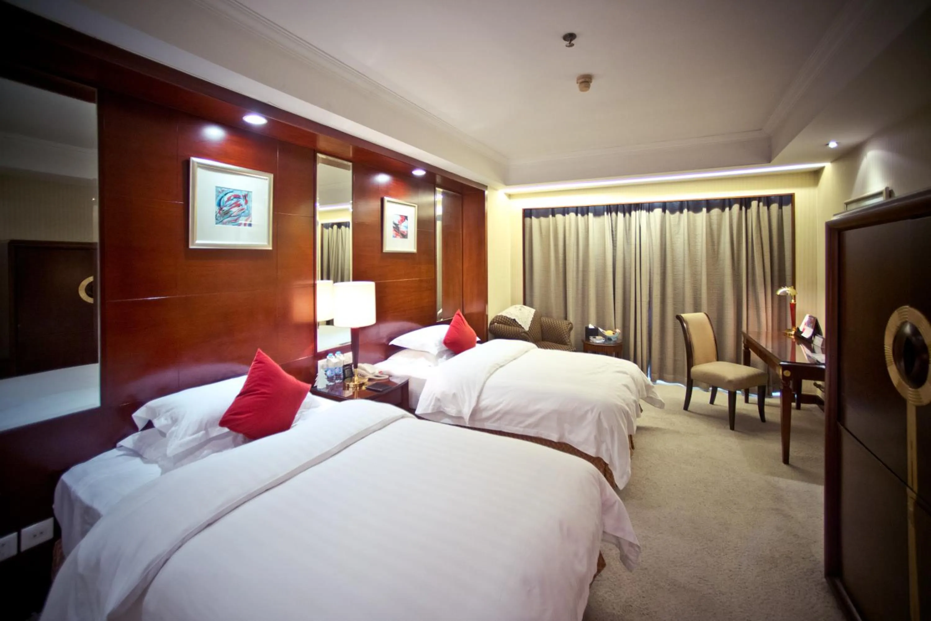 Bed in Huafang Jinling International Hotel Zhangjiagang
