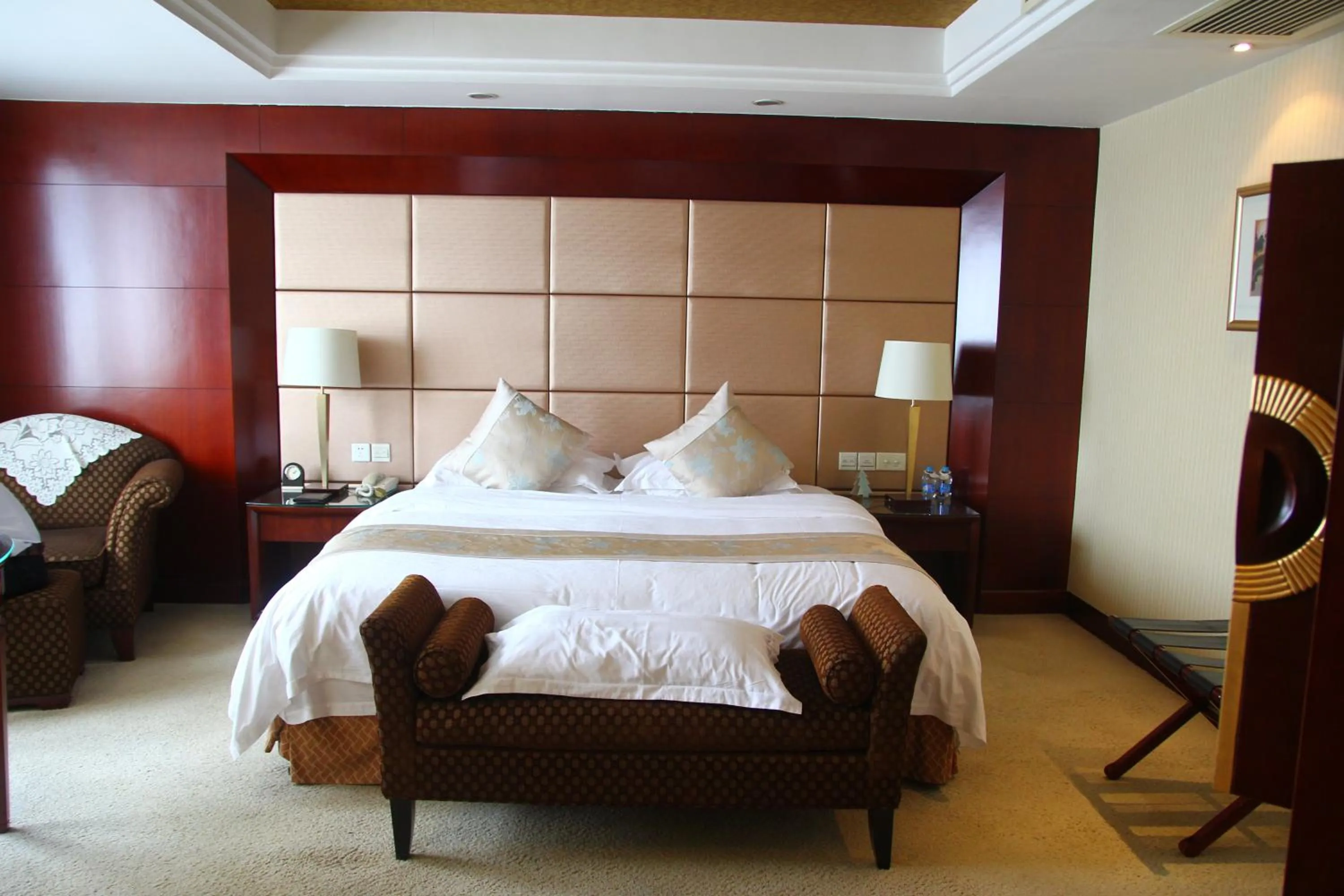 Bed in Huafang Jinling International Hotel Zhangjiagang