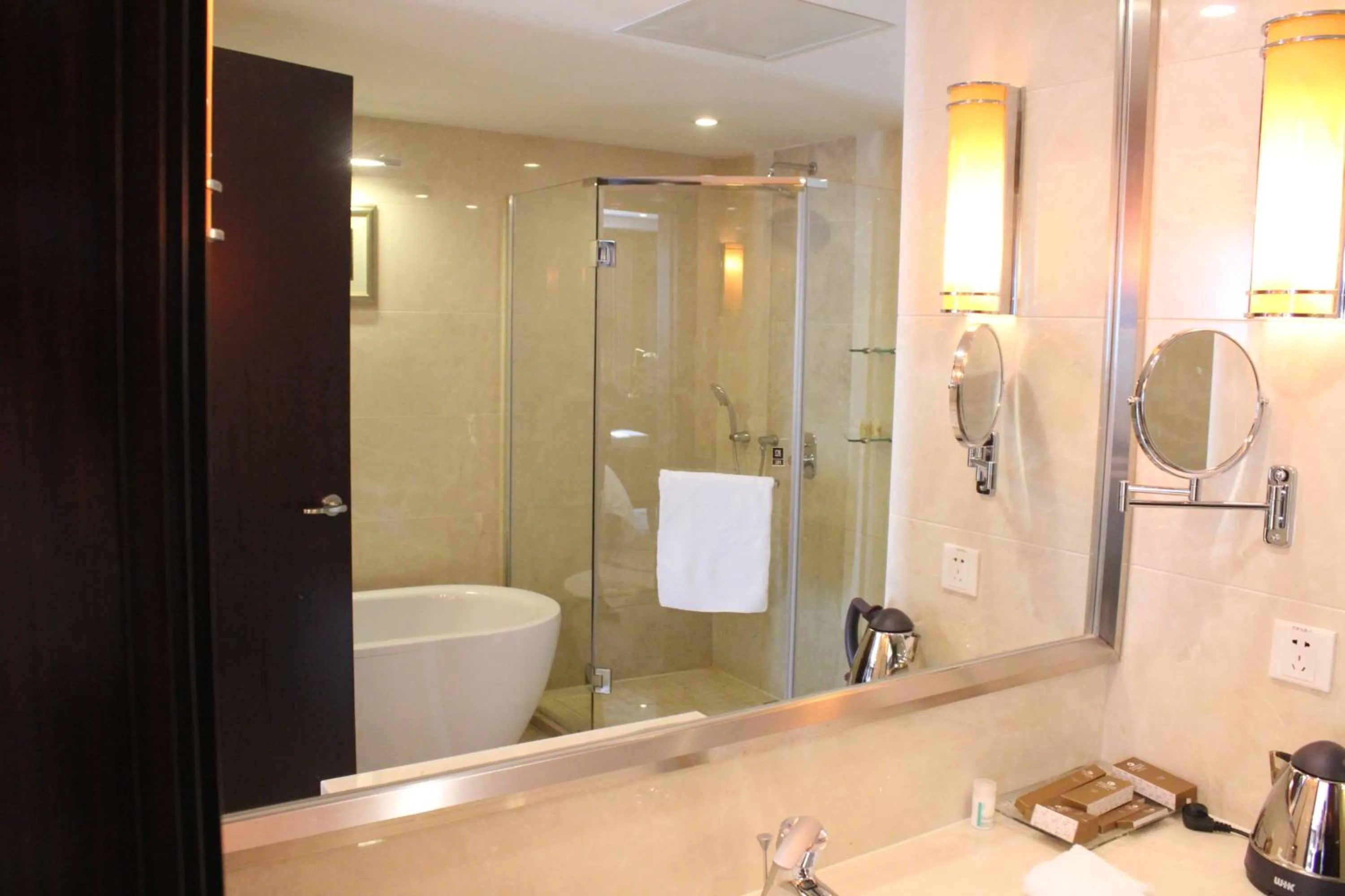 Bathroom in Huafang Jinling International Hotel Zhangjiagang