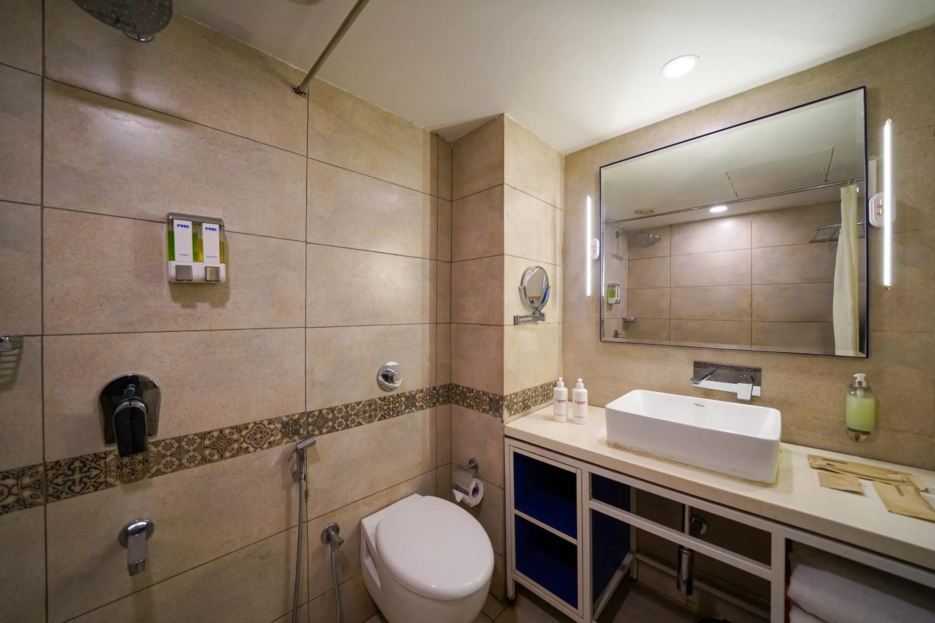 Toilet in Open Hotel by Olive - The Infantry Hotel