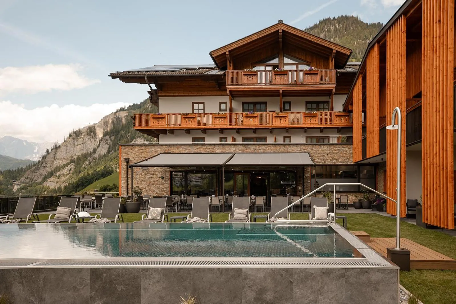 Property building in Hotel Dorfer