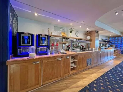 Breakfast in Diamond Lodge