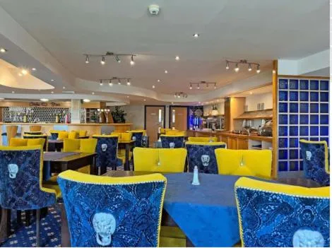 Breakfast in Diamond Lodge