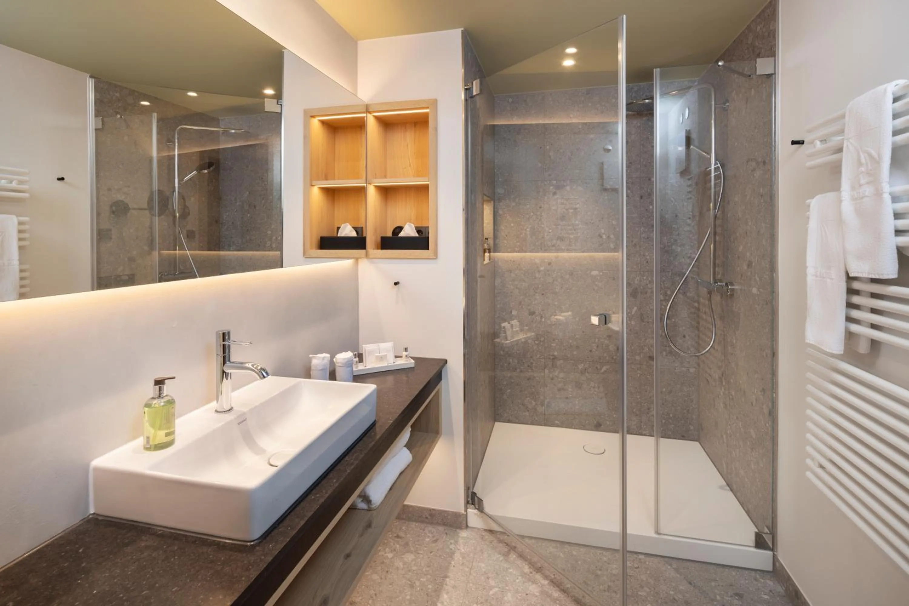 Shower in Wellness & Genuss Resort - Engel Obertal