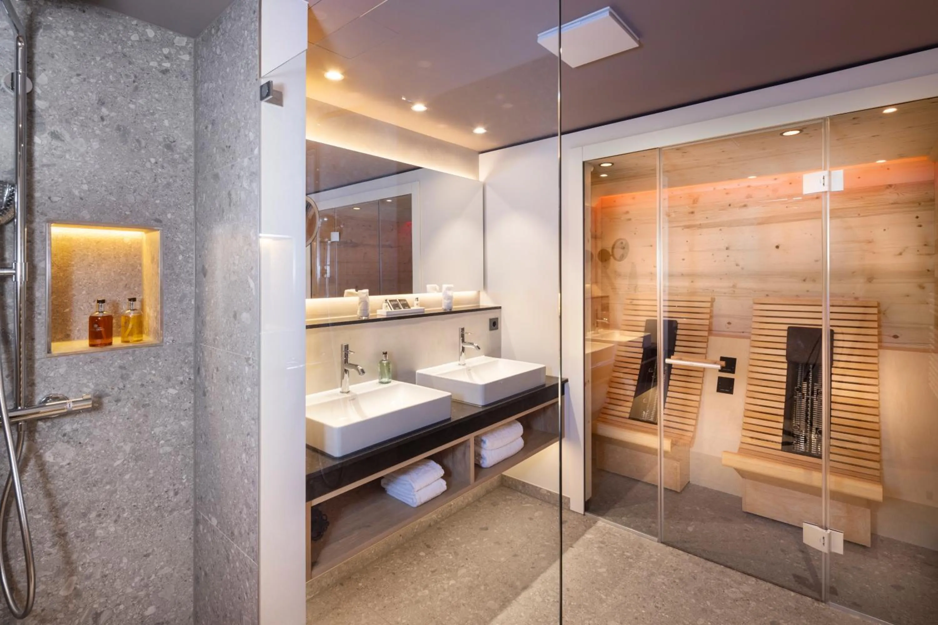 Shower in Wellness & Genuss Resort - Engel Obertal