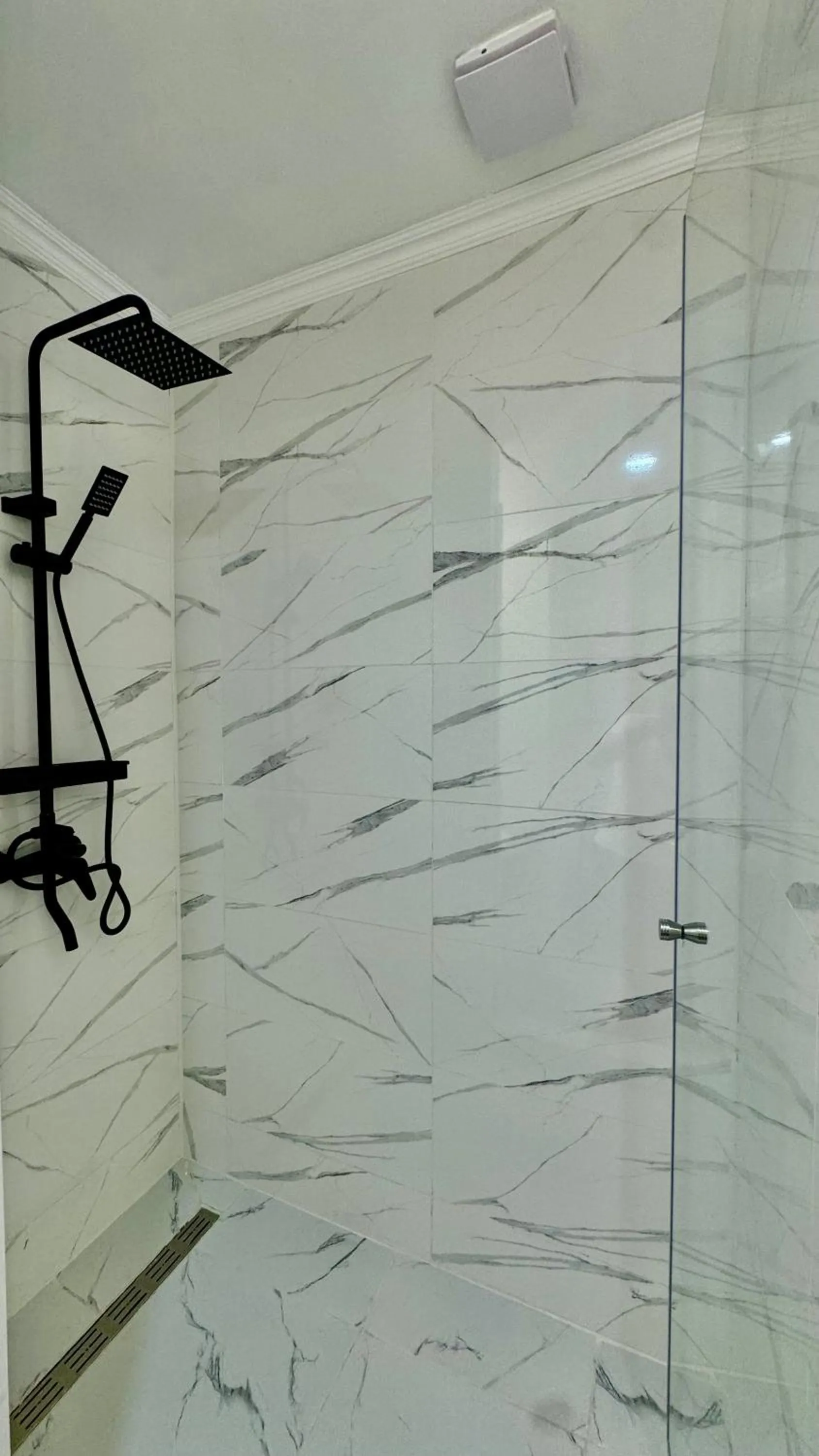 Shower in Grand Hotel Eurasia