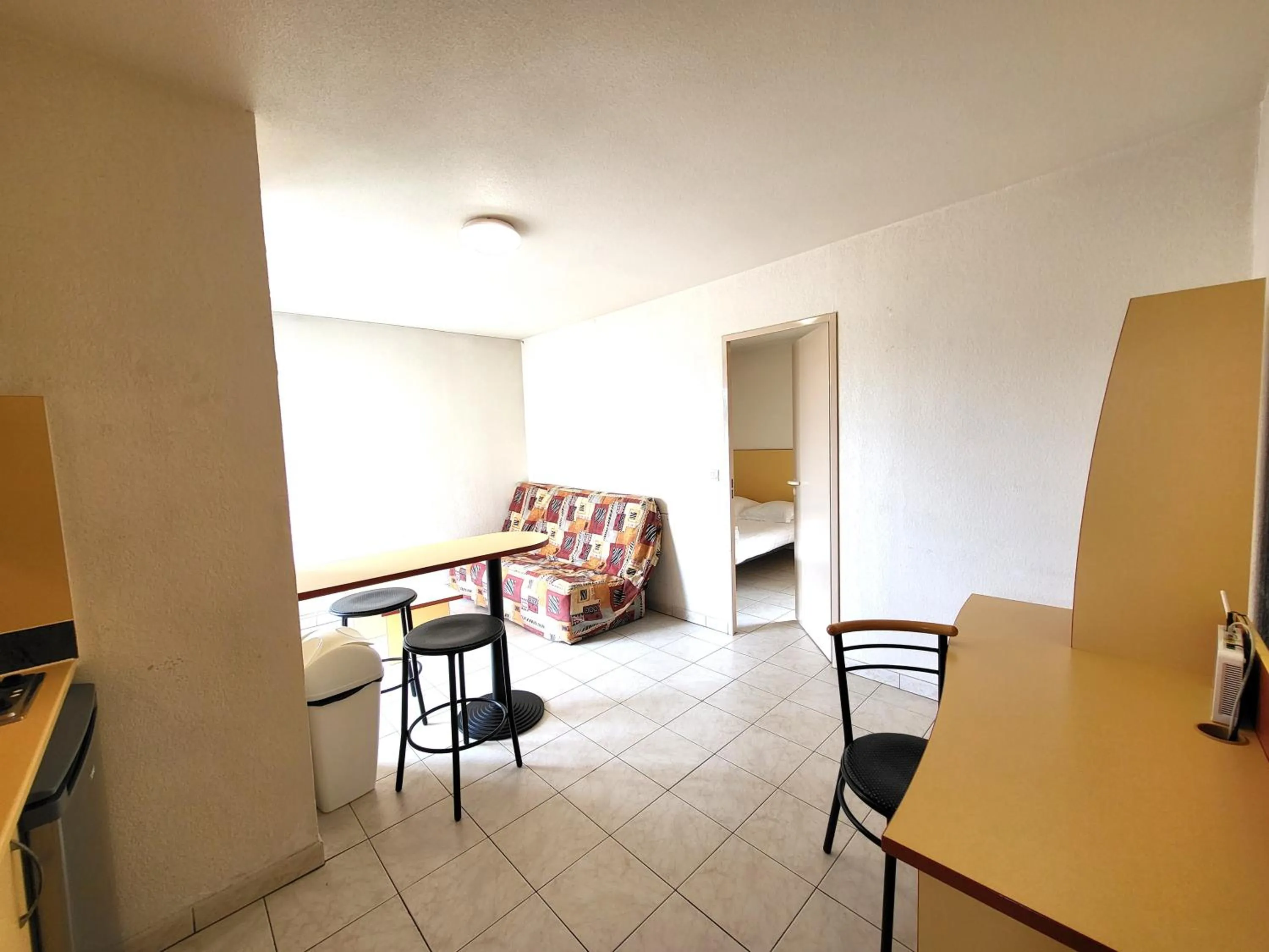 Kitchen or kitchenette in Résidence Columba - Apparts meublés Agen Sud